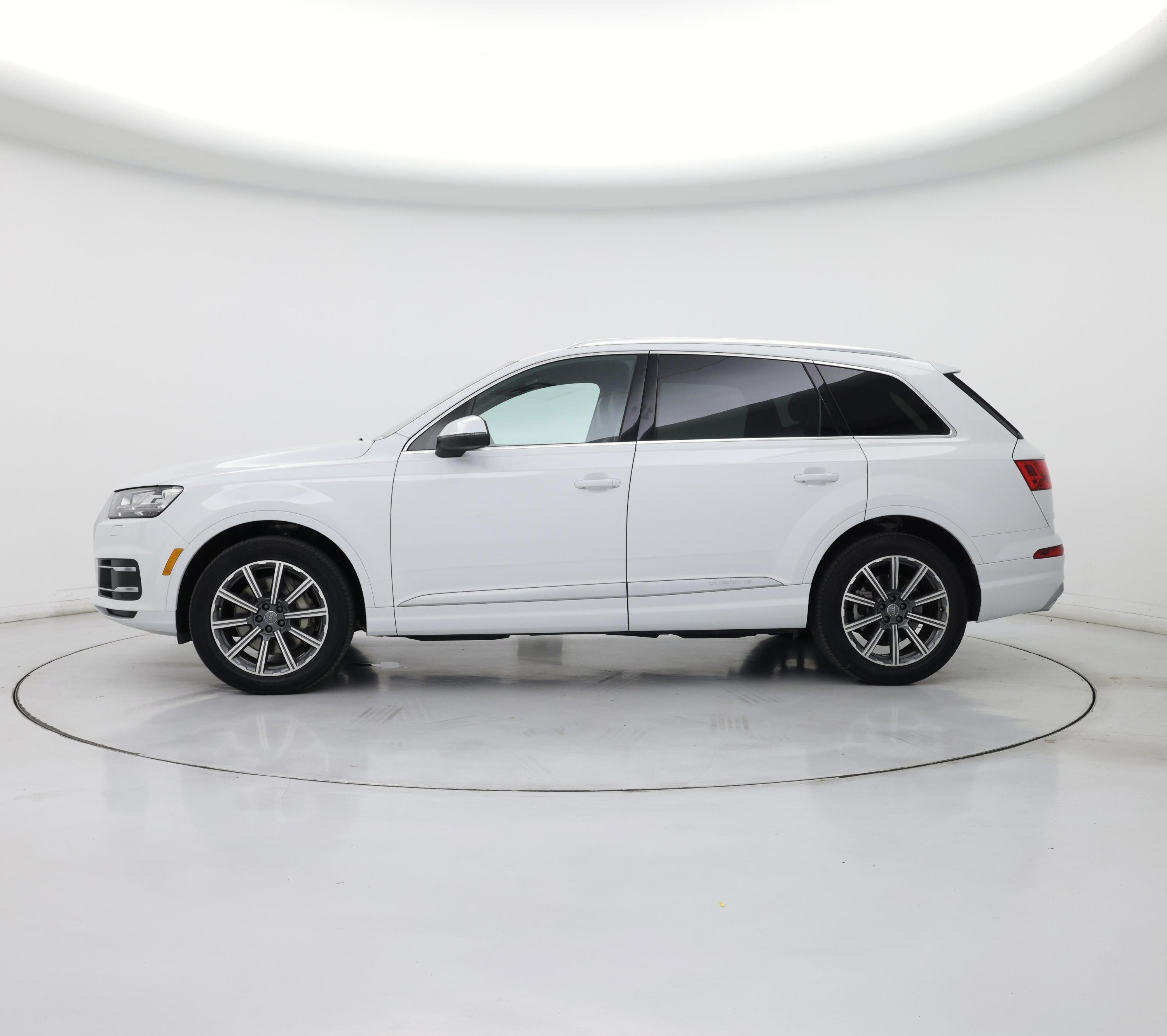 Thumbnail: 2019 Audi Q7 - 3