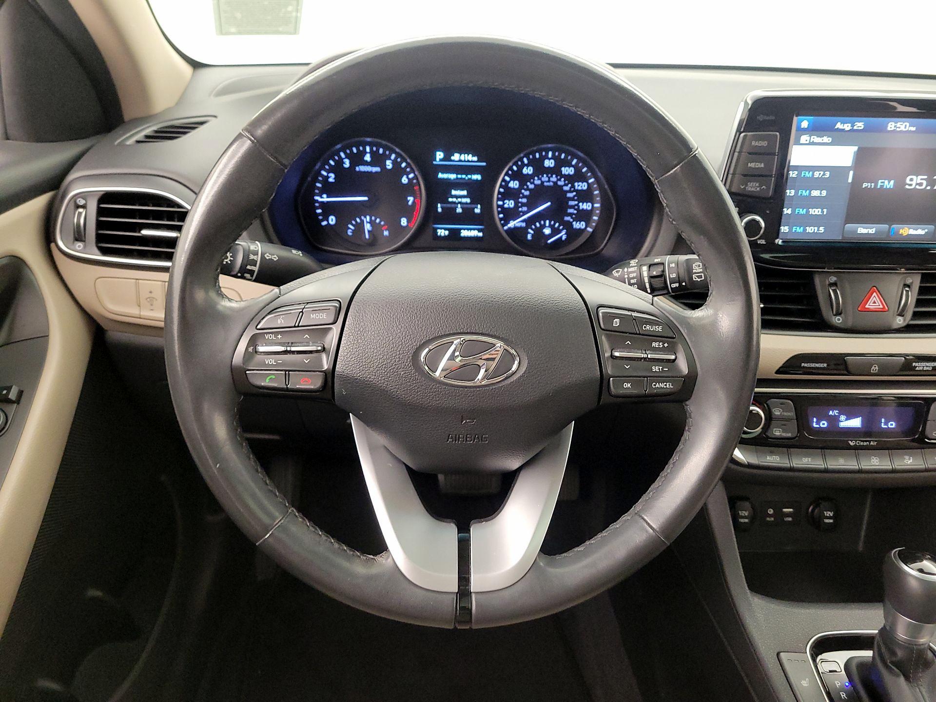 Thumbnail: 2020 Hyundai Elantra - 10