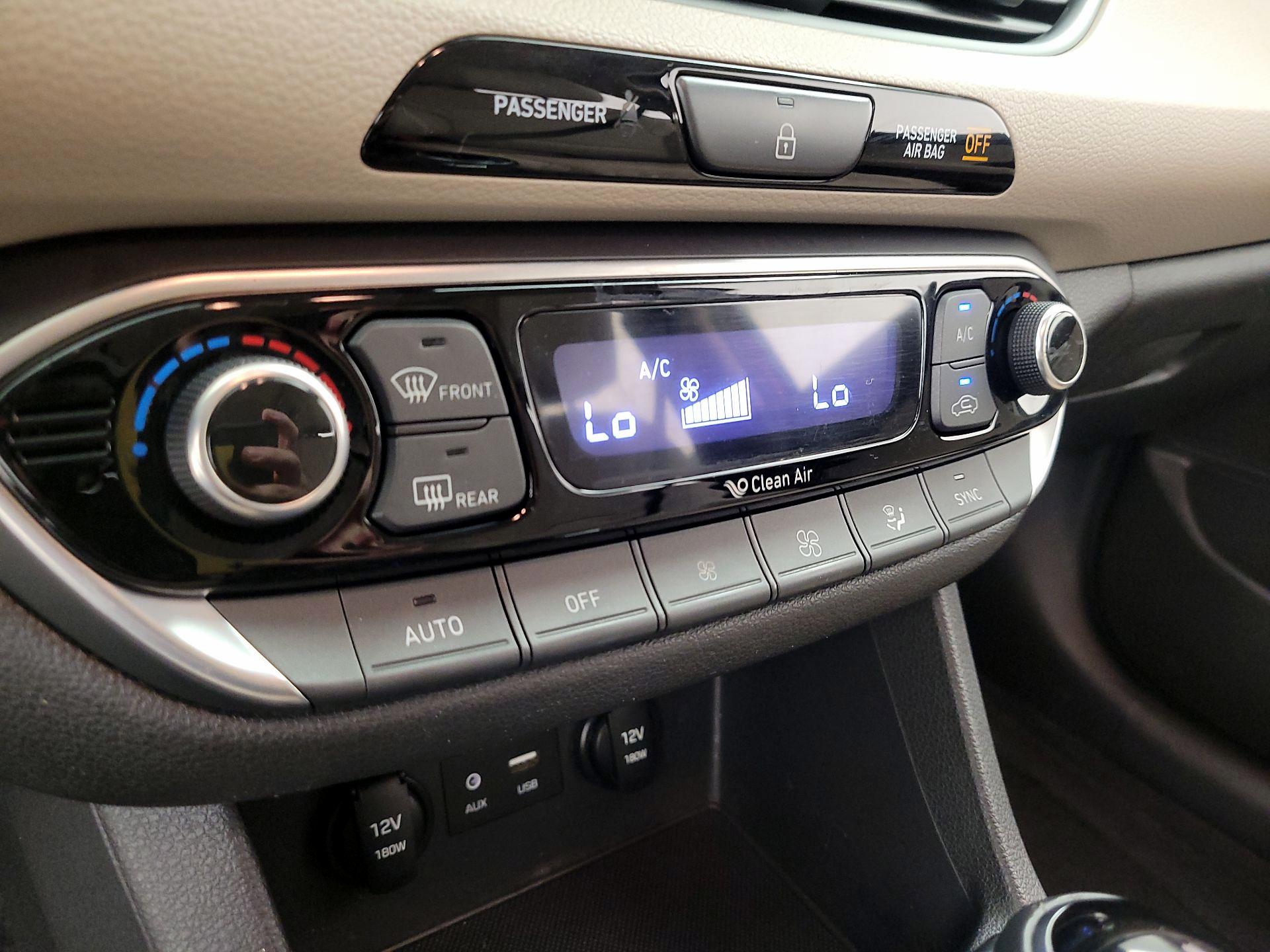 Thumbnail: 2020 Hyundai Elantra - 16