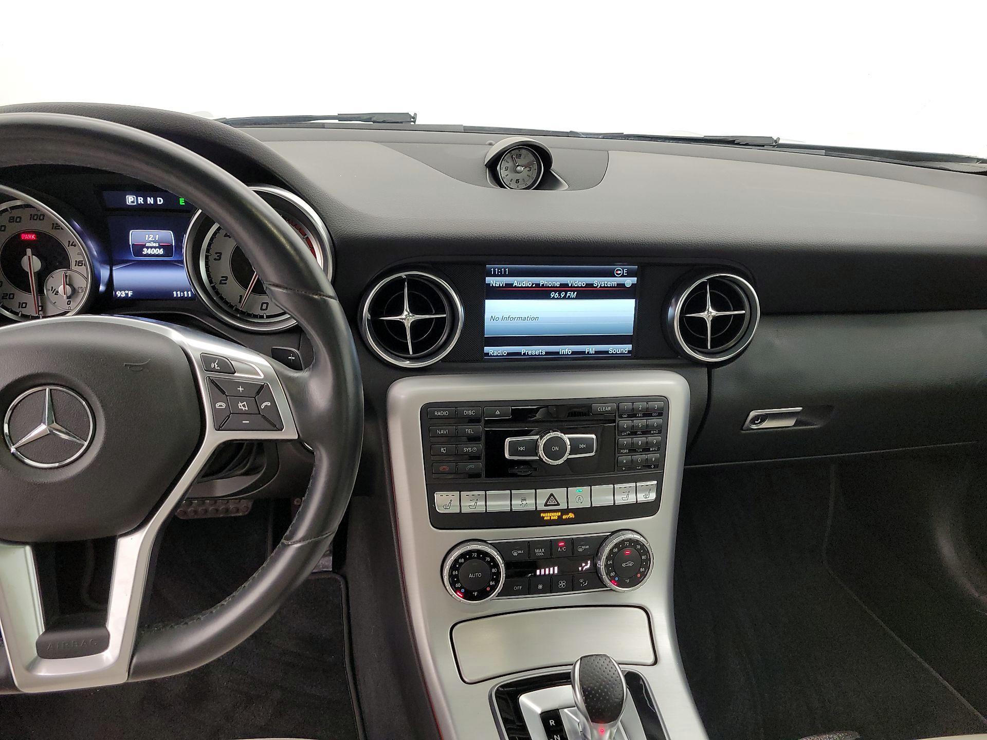 Thumbnail: 2016 Mercedes-Benz SLK - 9