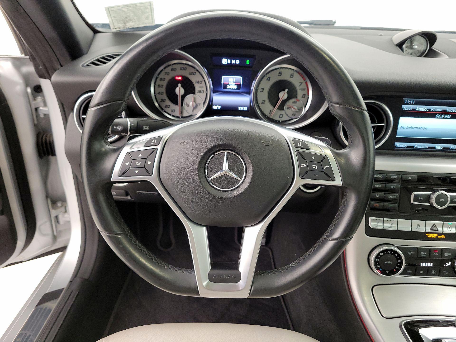 Thumbnail: 2016 Mercedes-Benz SLK - 10