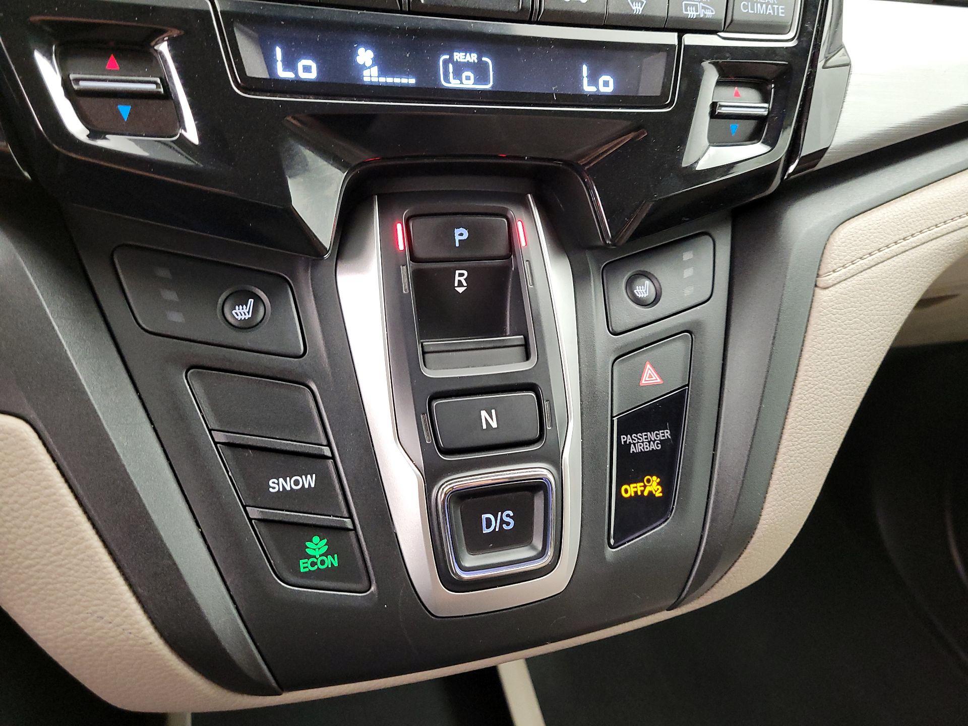 Thumbnail: 2018 Honda Odyssey - 17