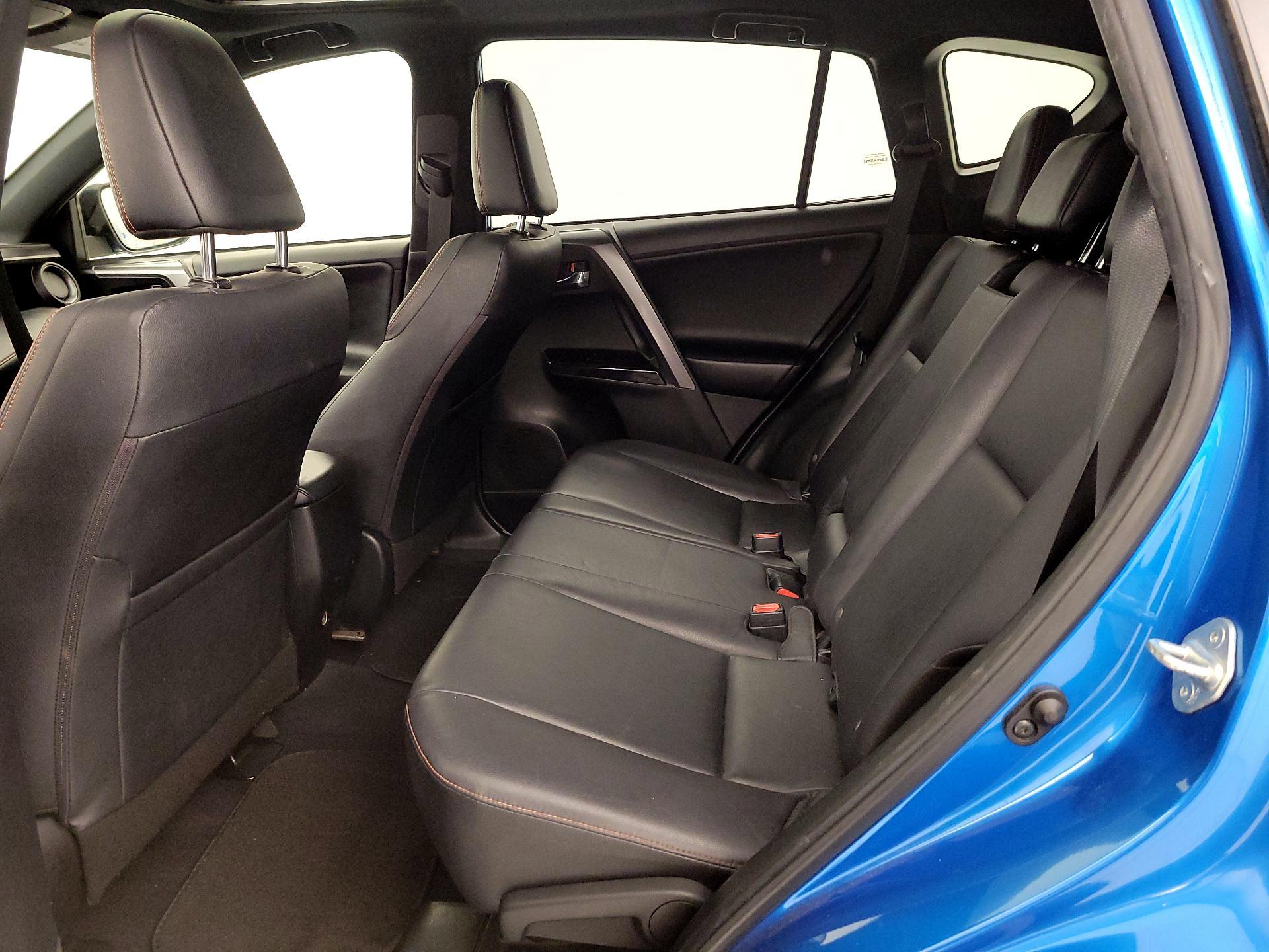 Thumbnail: 2018 Toyota RAV4 - 20