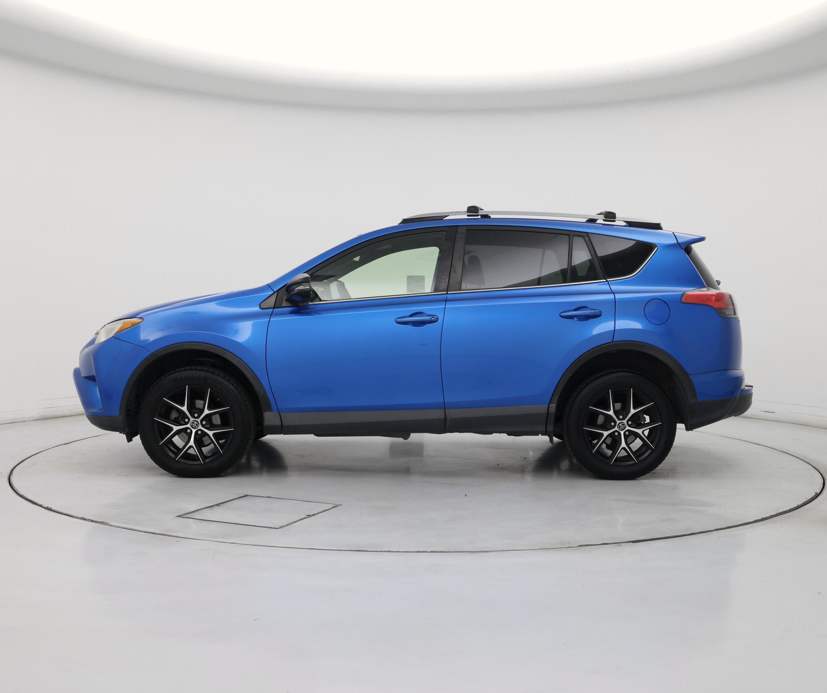 Thumbnail: 2018 Toyota RAV4 - 3