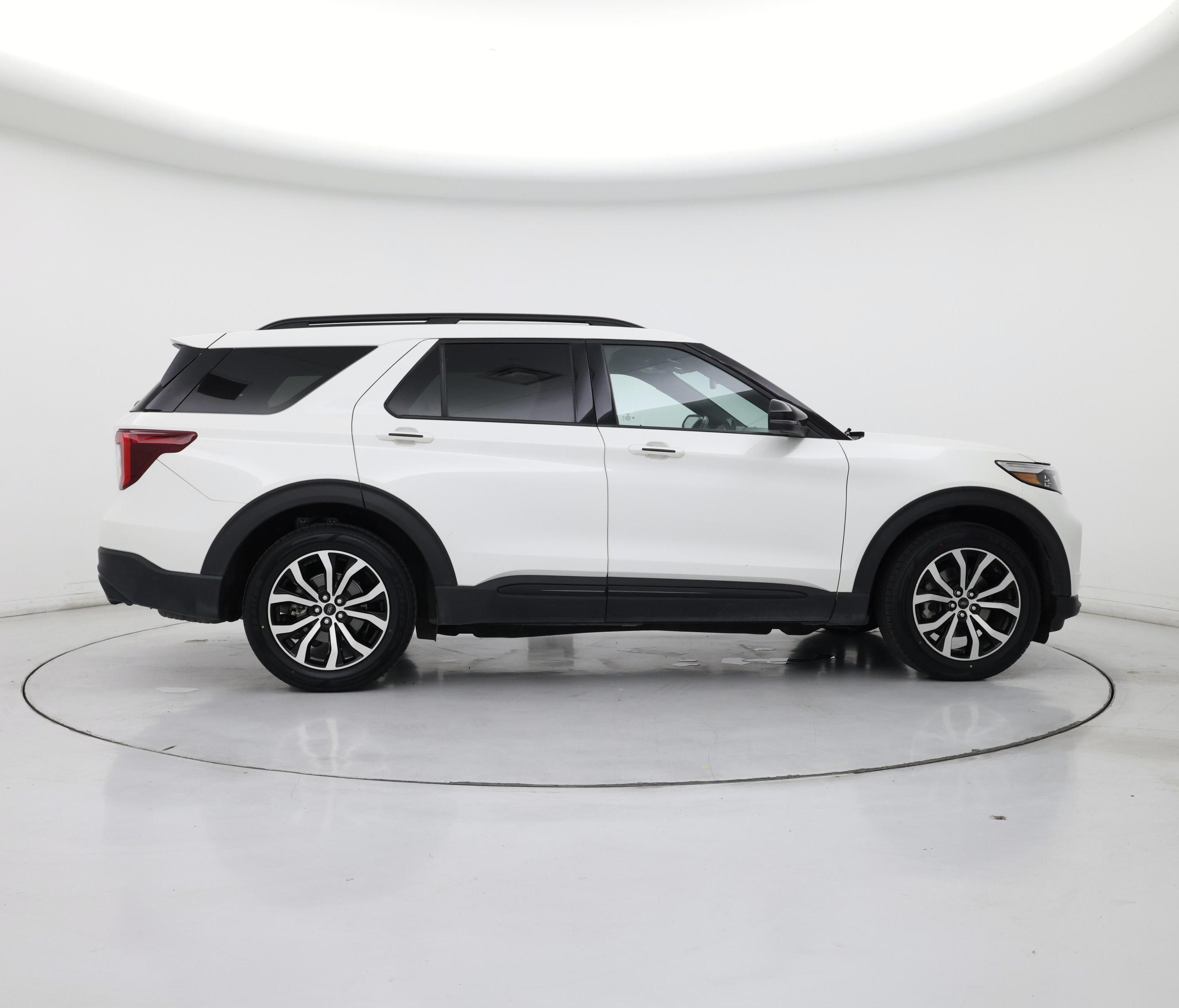 Thumbnail: 2021 Ford Explorer - 7
