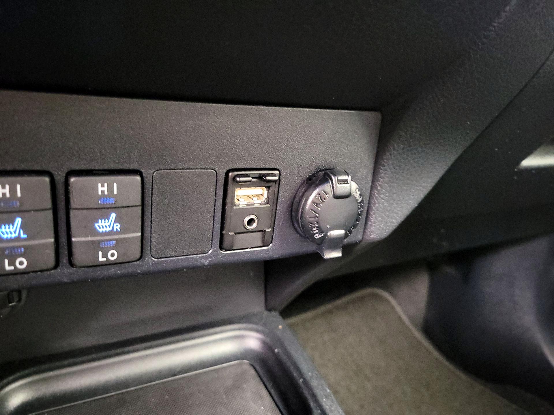 Thumbnail: 2018 Toyota RAV4 - 18