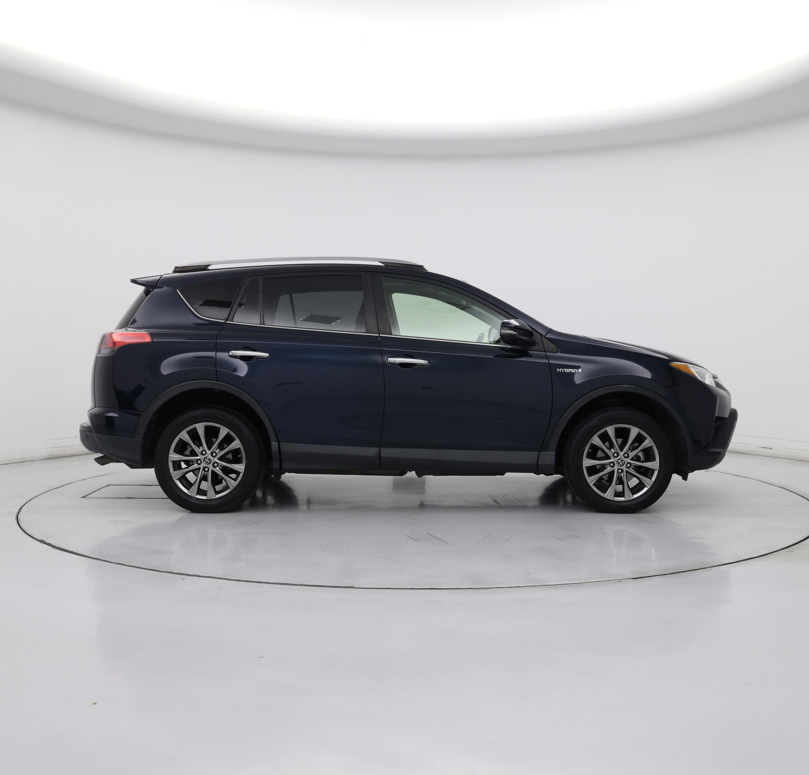 Thumbnail: 2018 Toyota RAV4 - 7