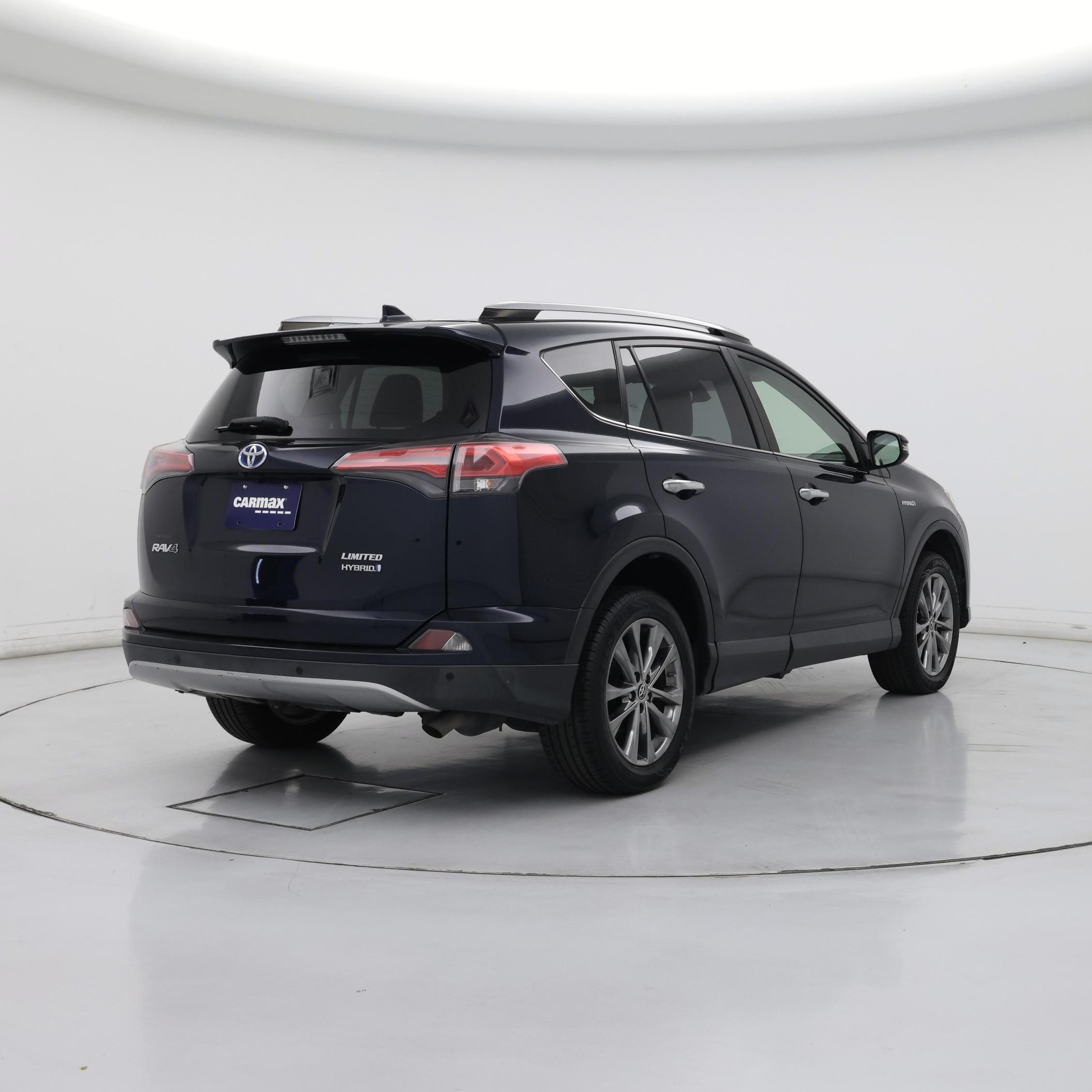 Thumbnail: 2018 Toyota RAV4 - 8