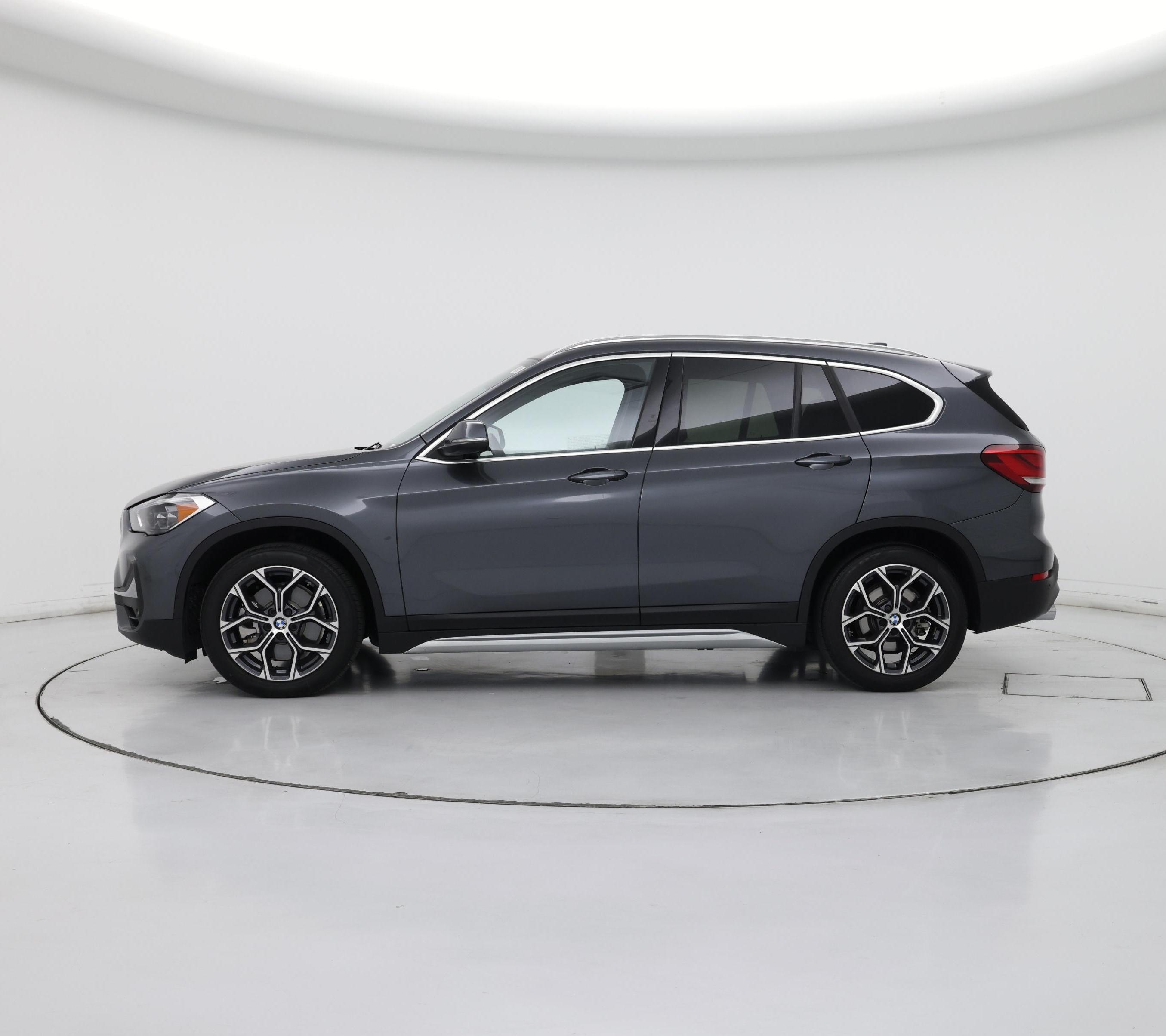 Thumbnail: 2021 BMW X1 - 3