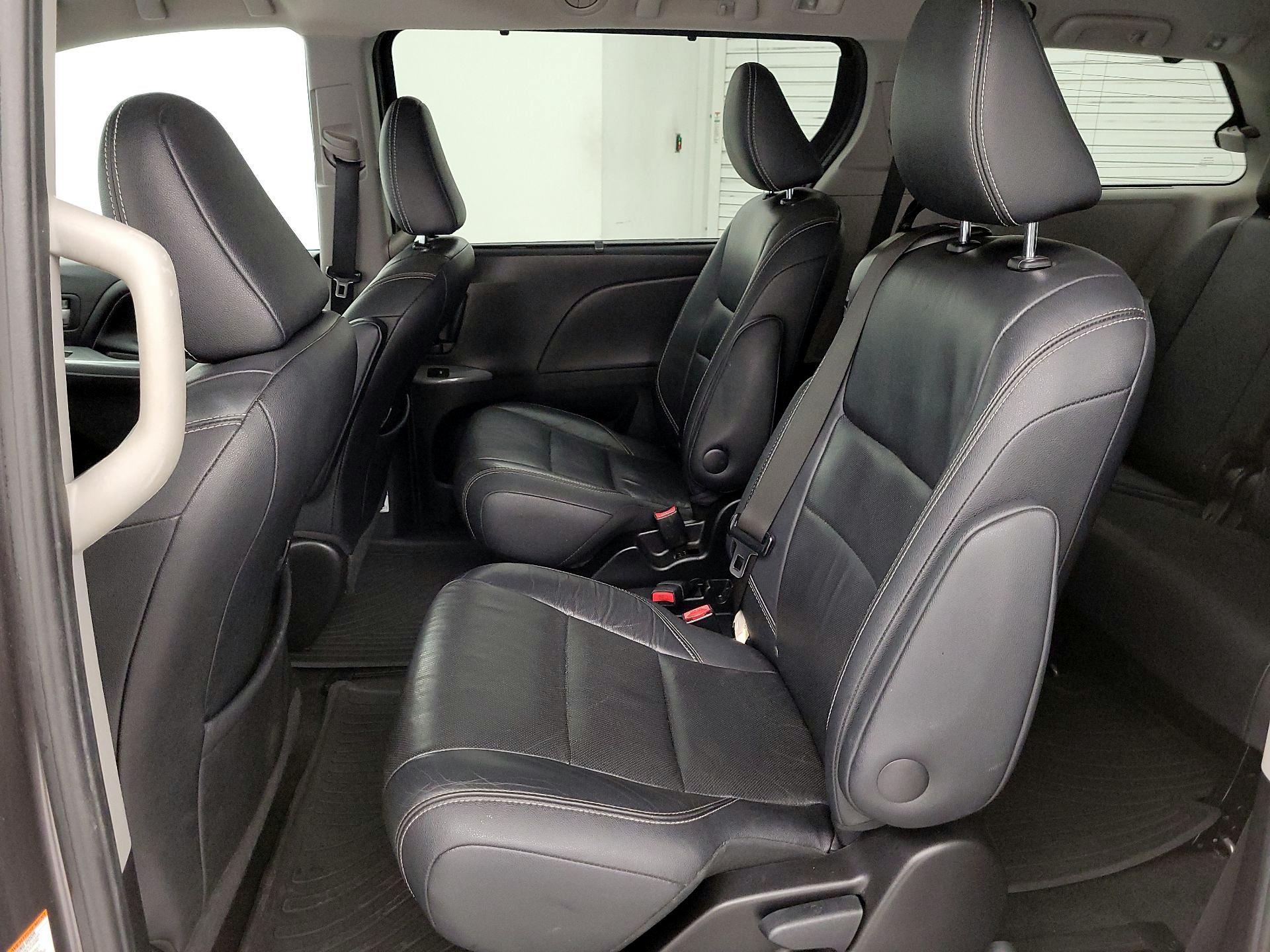 Thumbnail: 2015 Toyota Sienna - 18