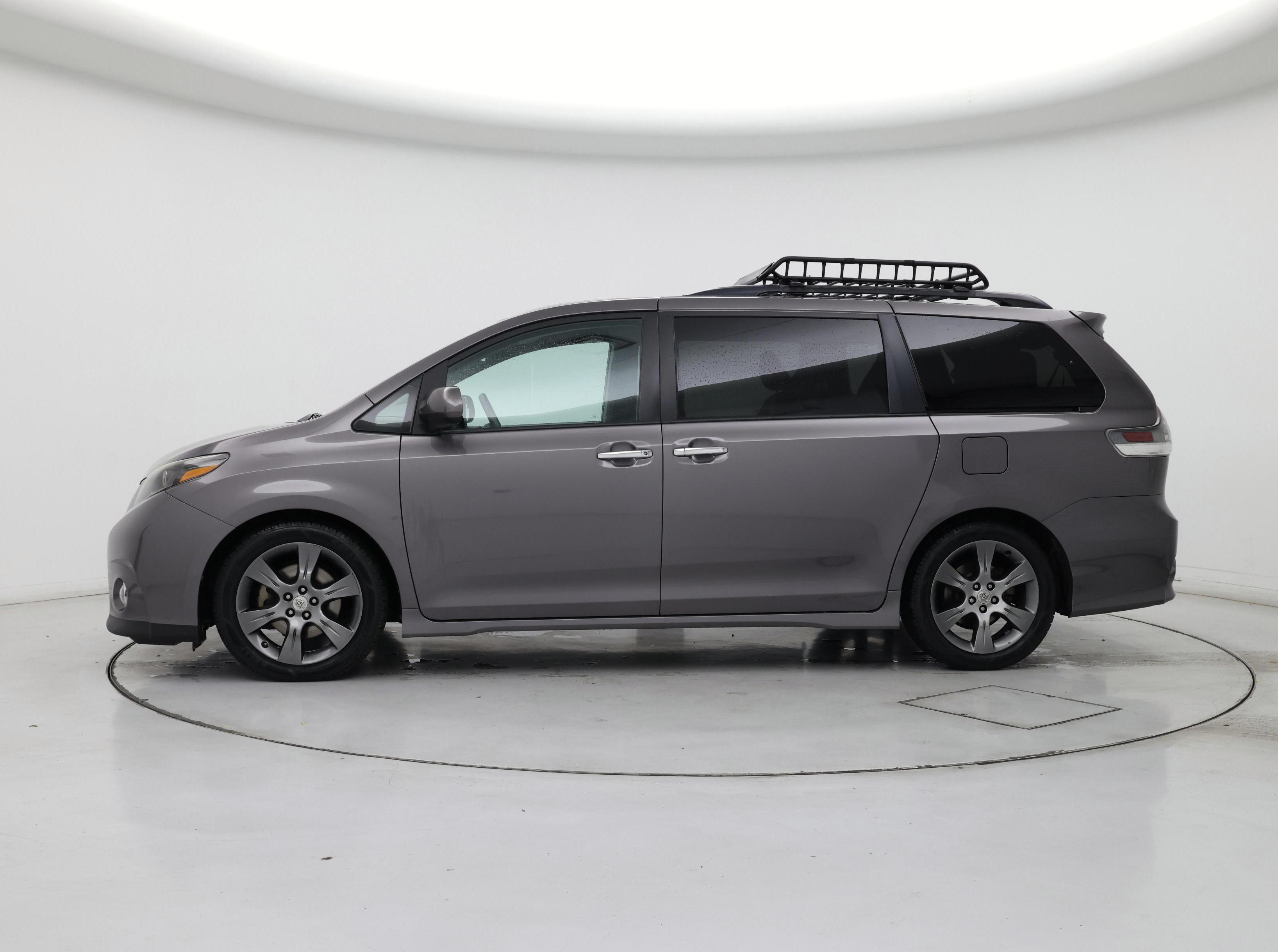 Thumbnail: 2015 Toyota Sienna - 3