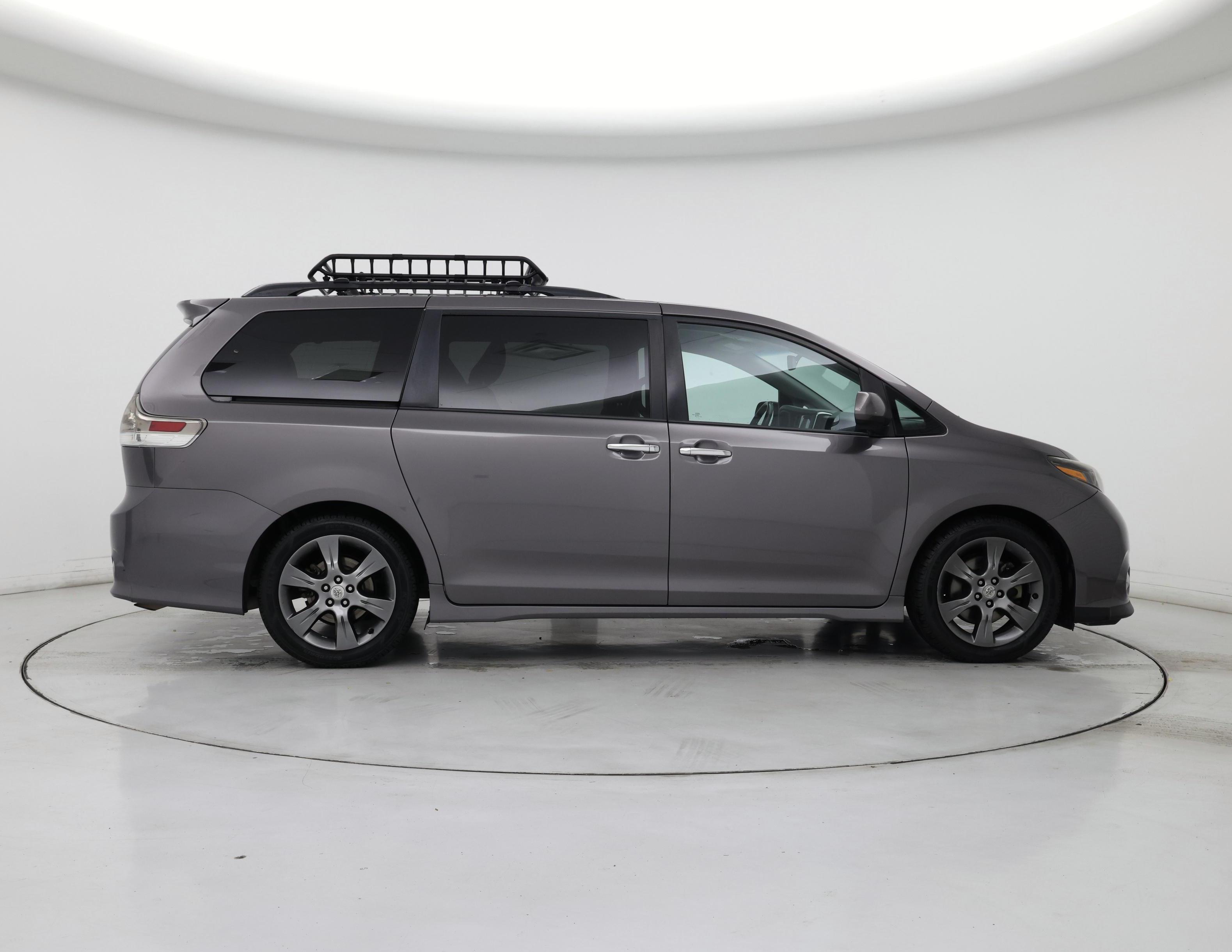 Thumbnail: 2015 Toyota Sienna - 7