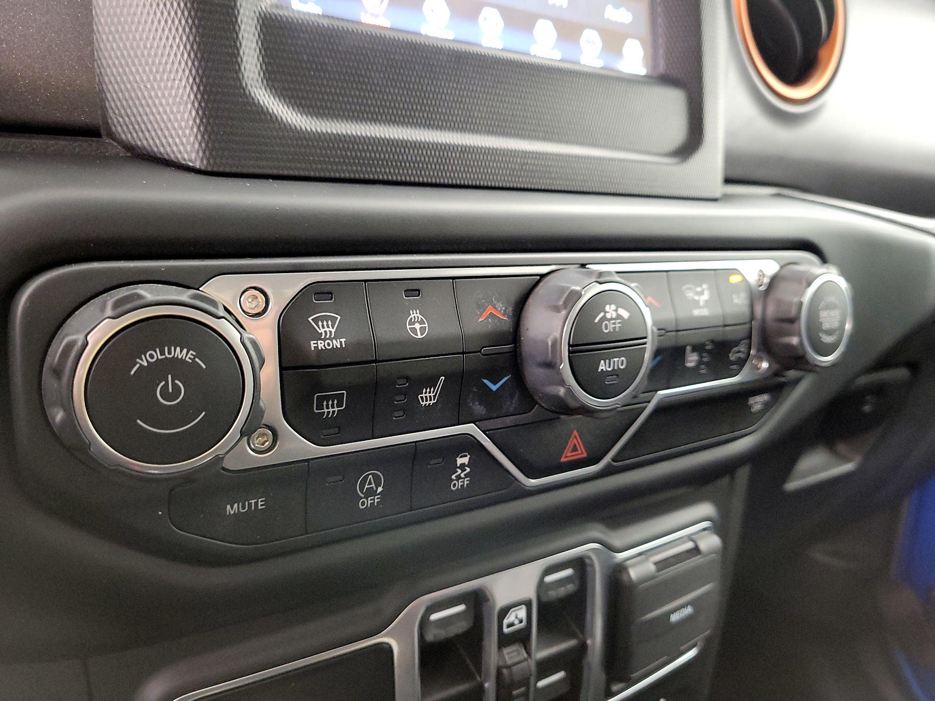 Thumbnail: 2021 Jeep Gladiator - 16