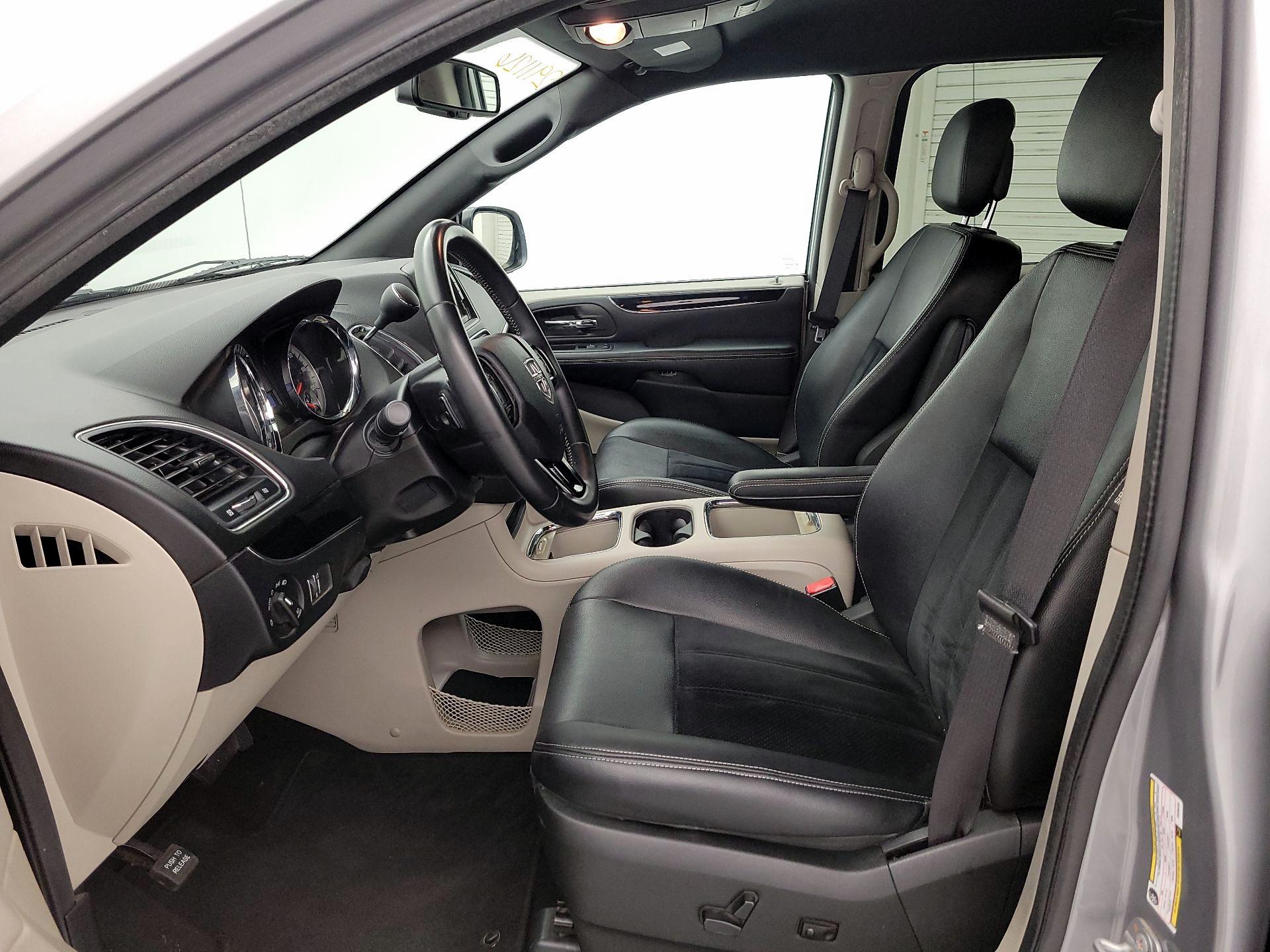 Thumbnail: 2018 Dodge Grand Caravan - 11