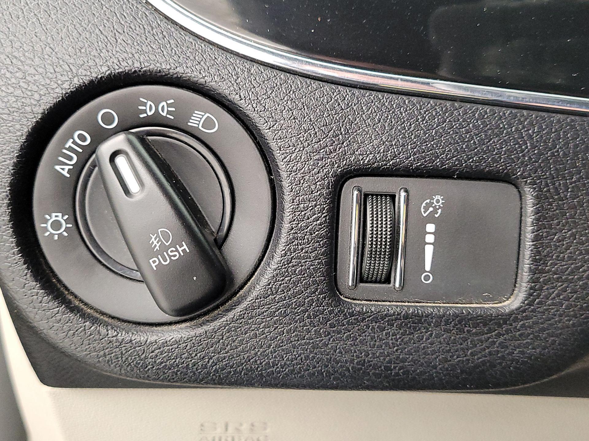Thumbnail: 2018 Dodge Grand Caravan - 13