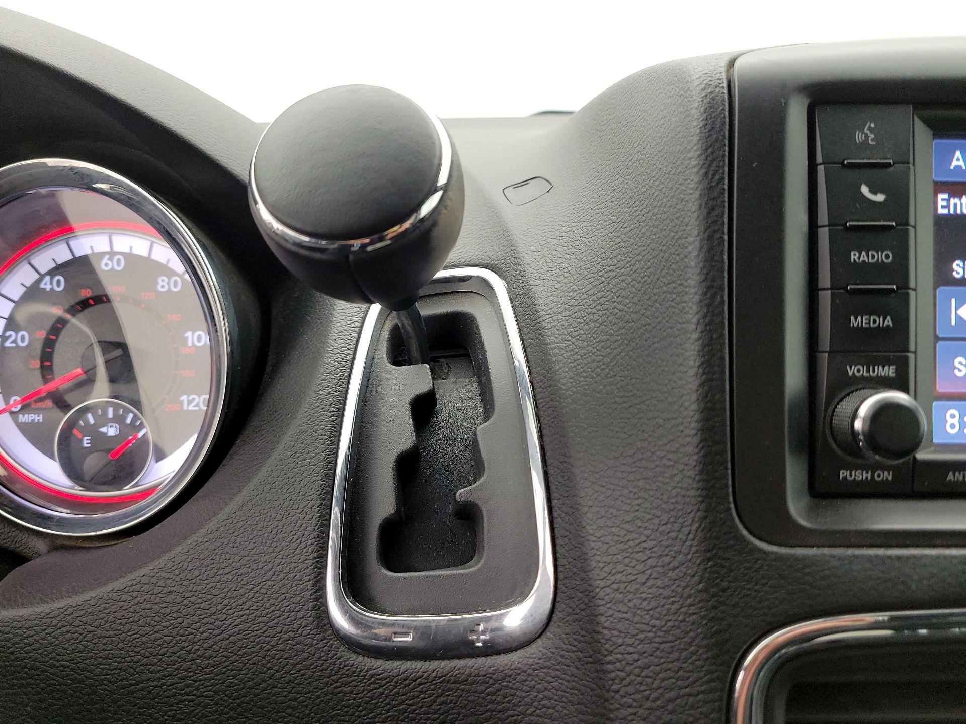 Thumbnail: 2018 Dodge Grand Caravan - 17