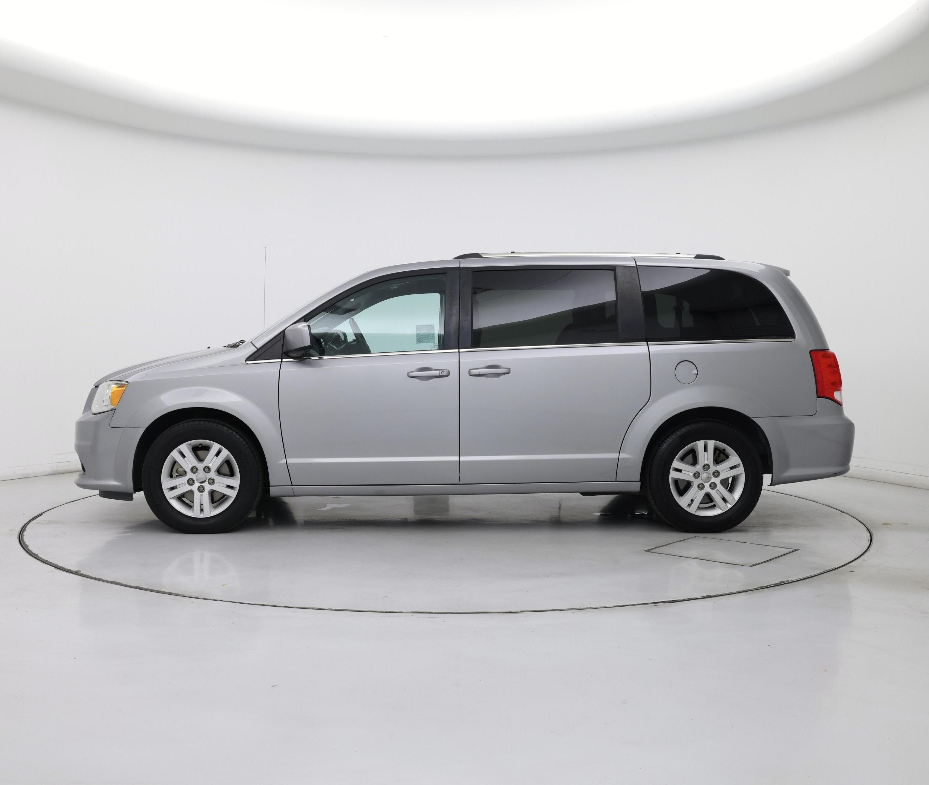 Thumbnail: 2018 Dodge Grand Caravan - 3