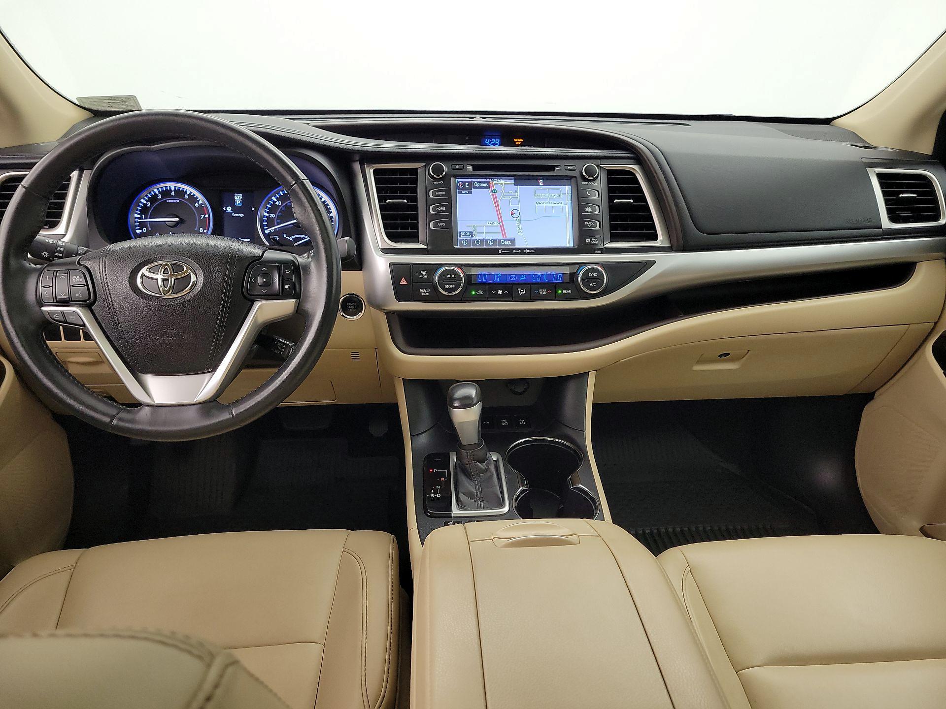 Thumbnail: 2016 Toyota Highlander - 9