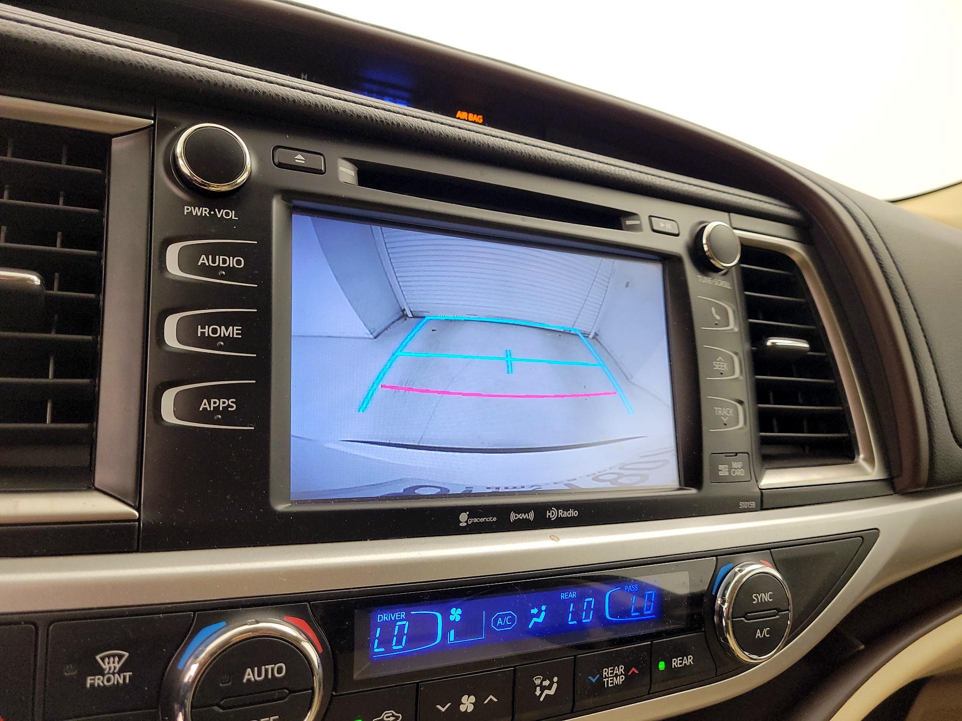 Thumbnail: 2016 Toyota Highlander - 15