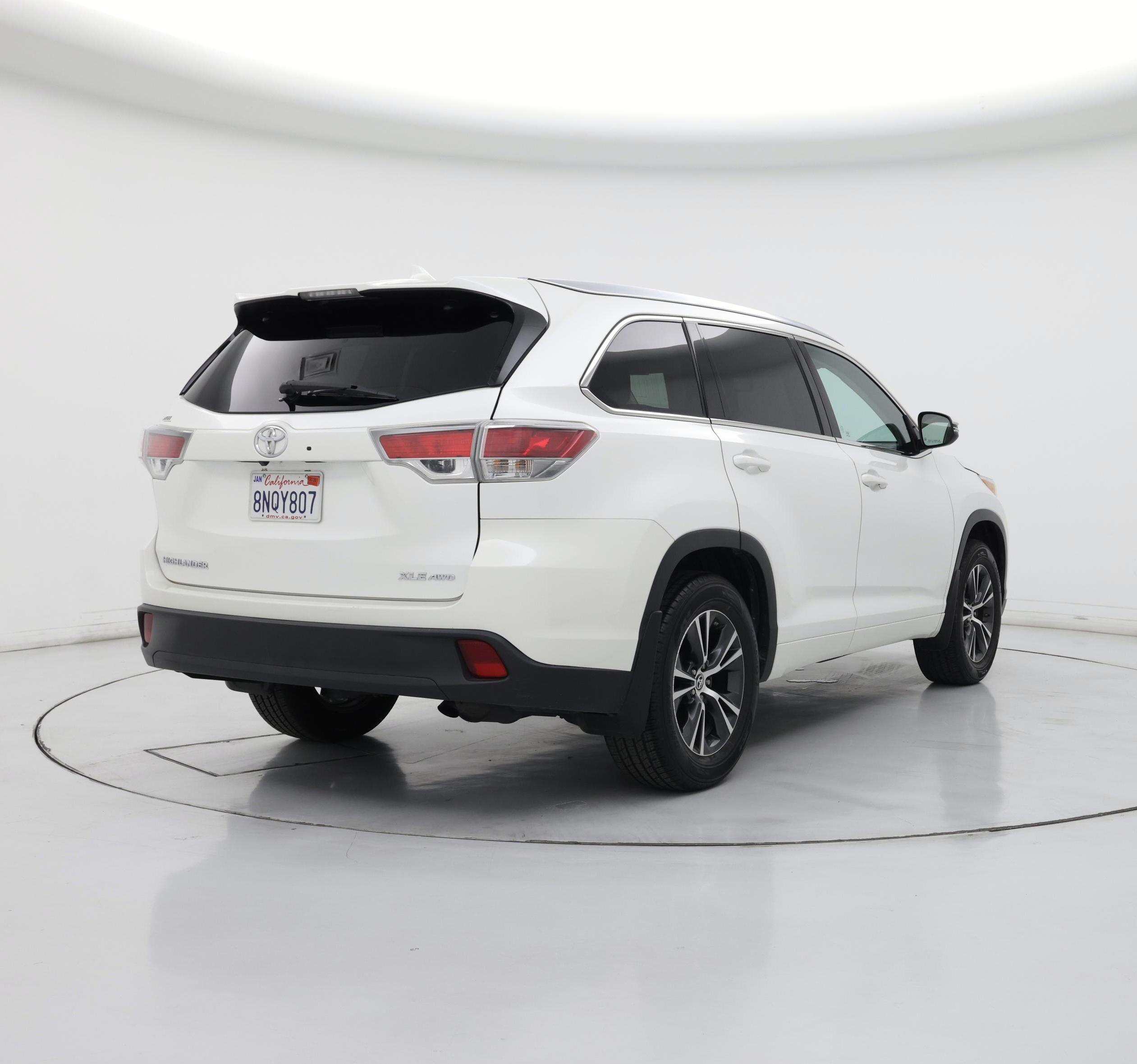 Thumbnail: 2016 Toyota Highlander - 8