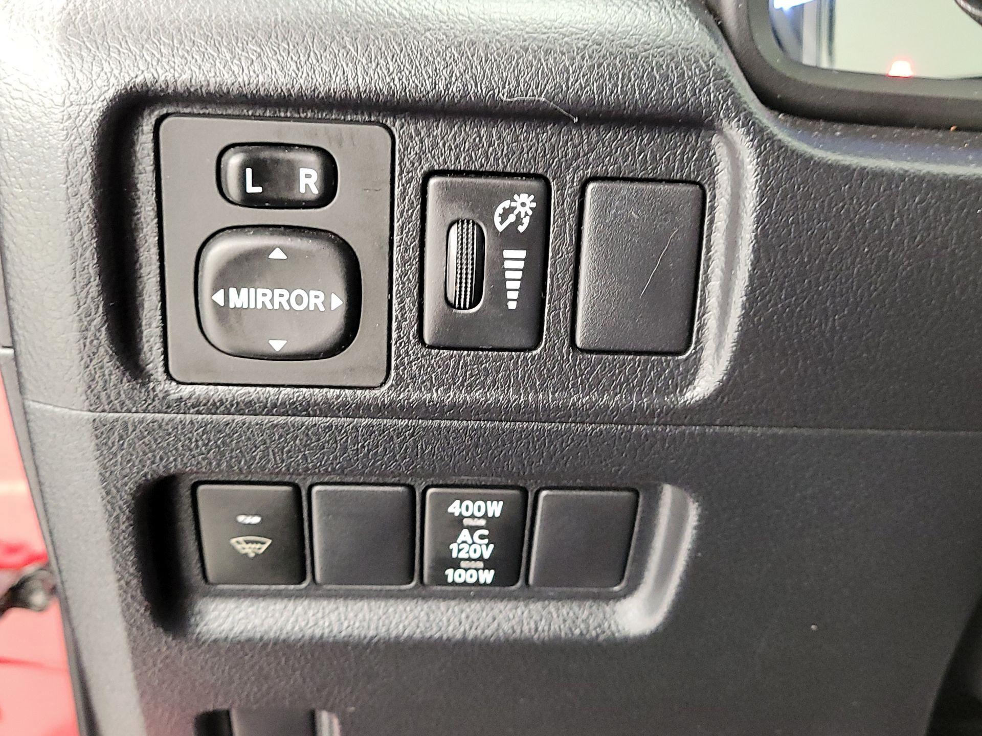 Thumbnail: 2014 Toyota 4Runner - 13
