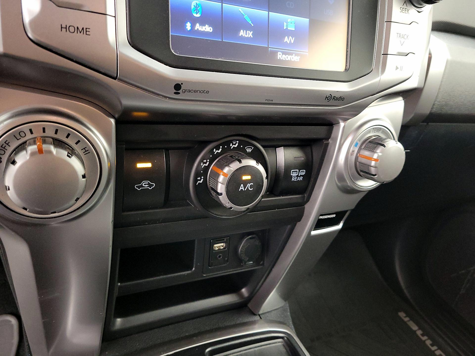Thumbnail: 2014 Toyota 4Runner - 16