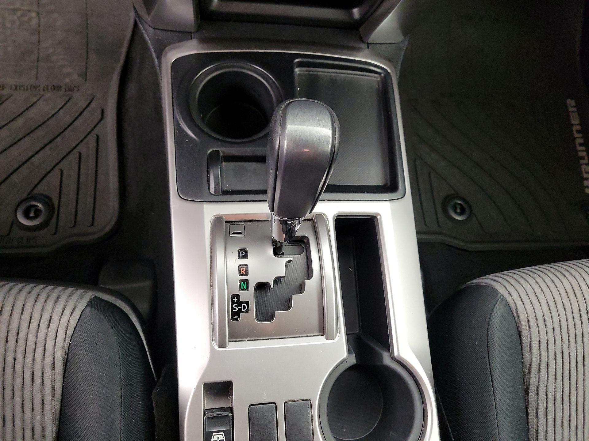 Thumbnail: 2014 Toyota 4Runner - 17