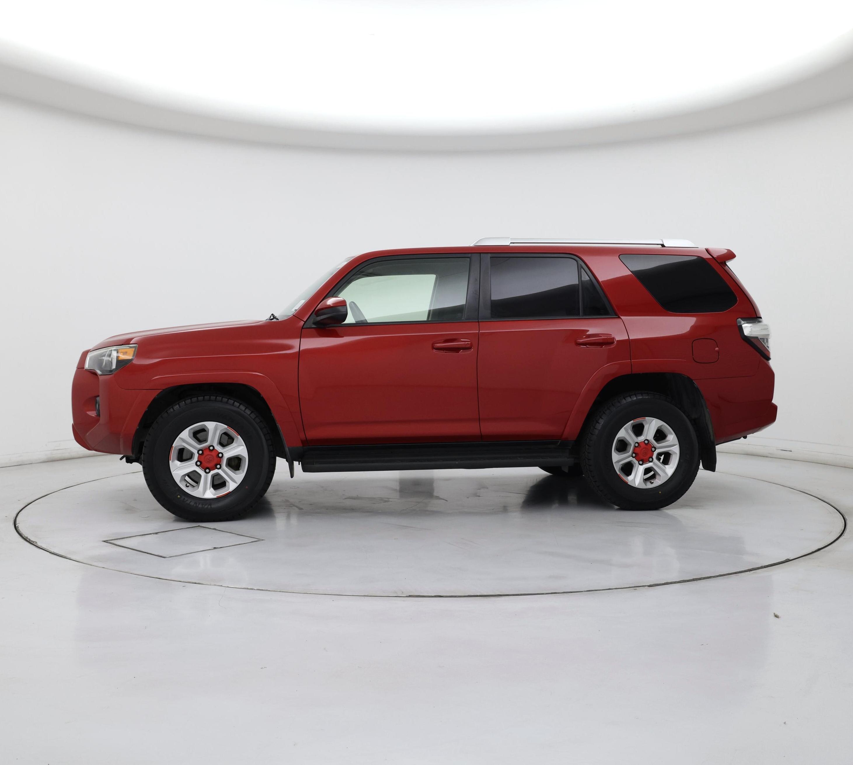 Thumbnail: 2014 Toyota 4Runner - 3