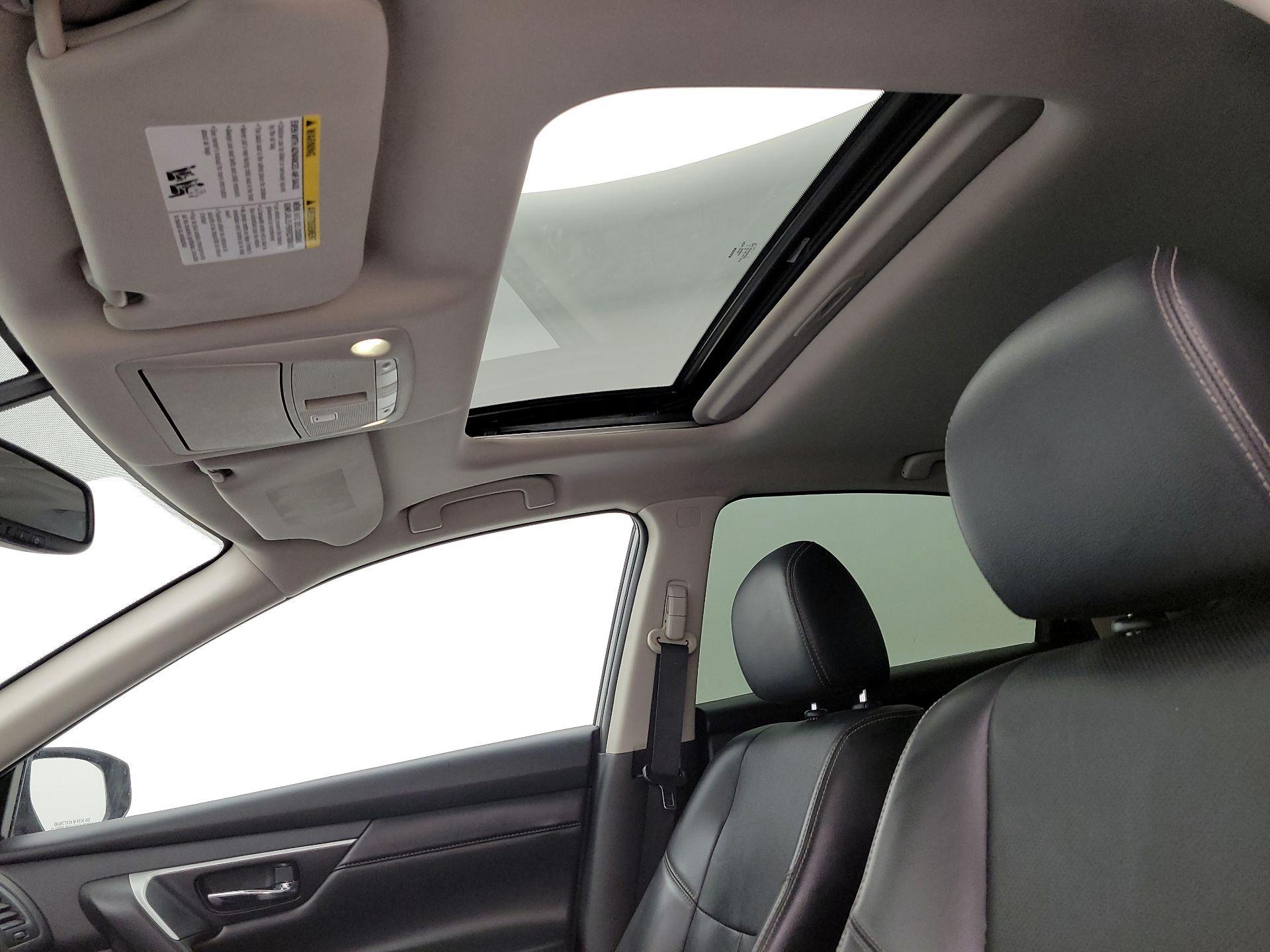 Thumbnail: 2016 Nissan Altima - 20