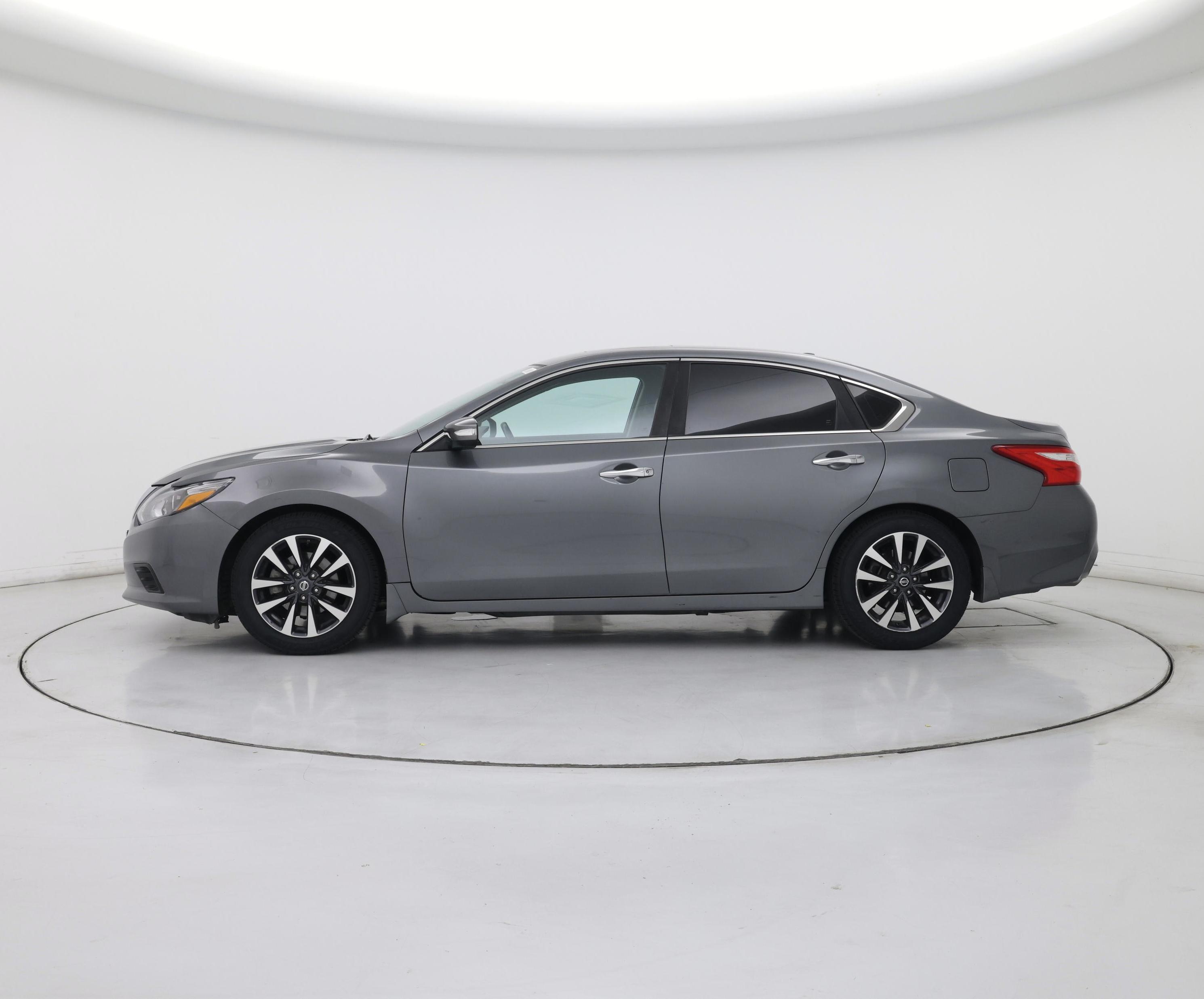 Thumbnail: 2016 Nissan Altima - 3