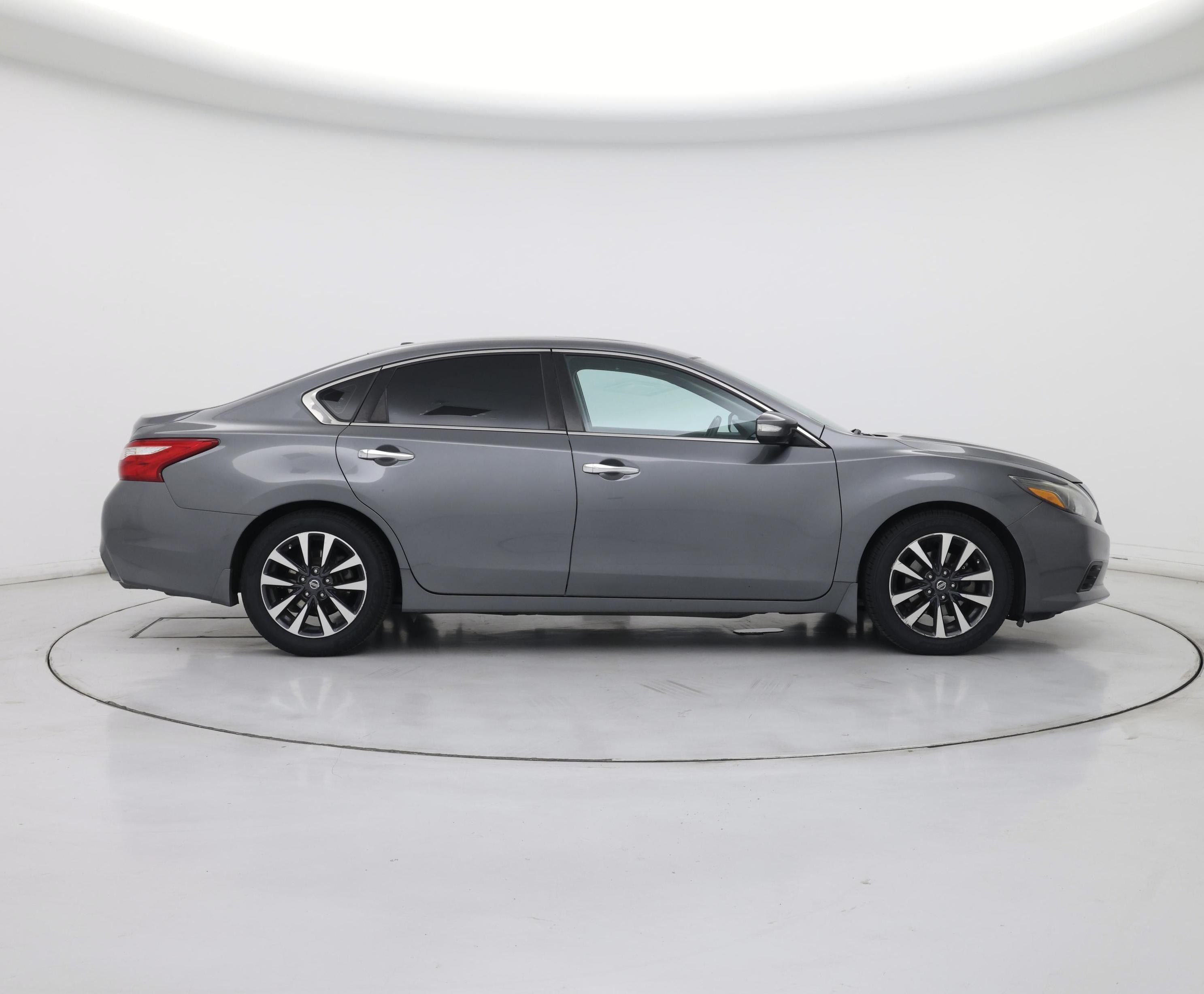 Thumbnail: 2016 Nissan Altima - 7