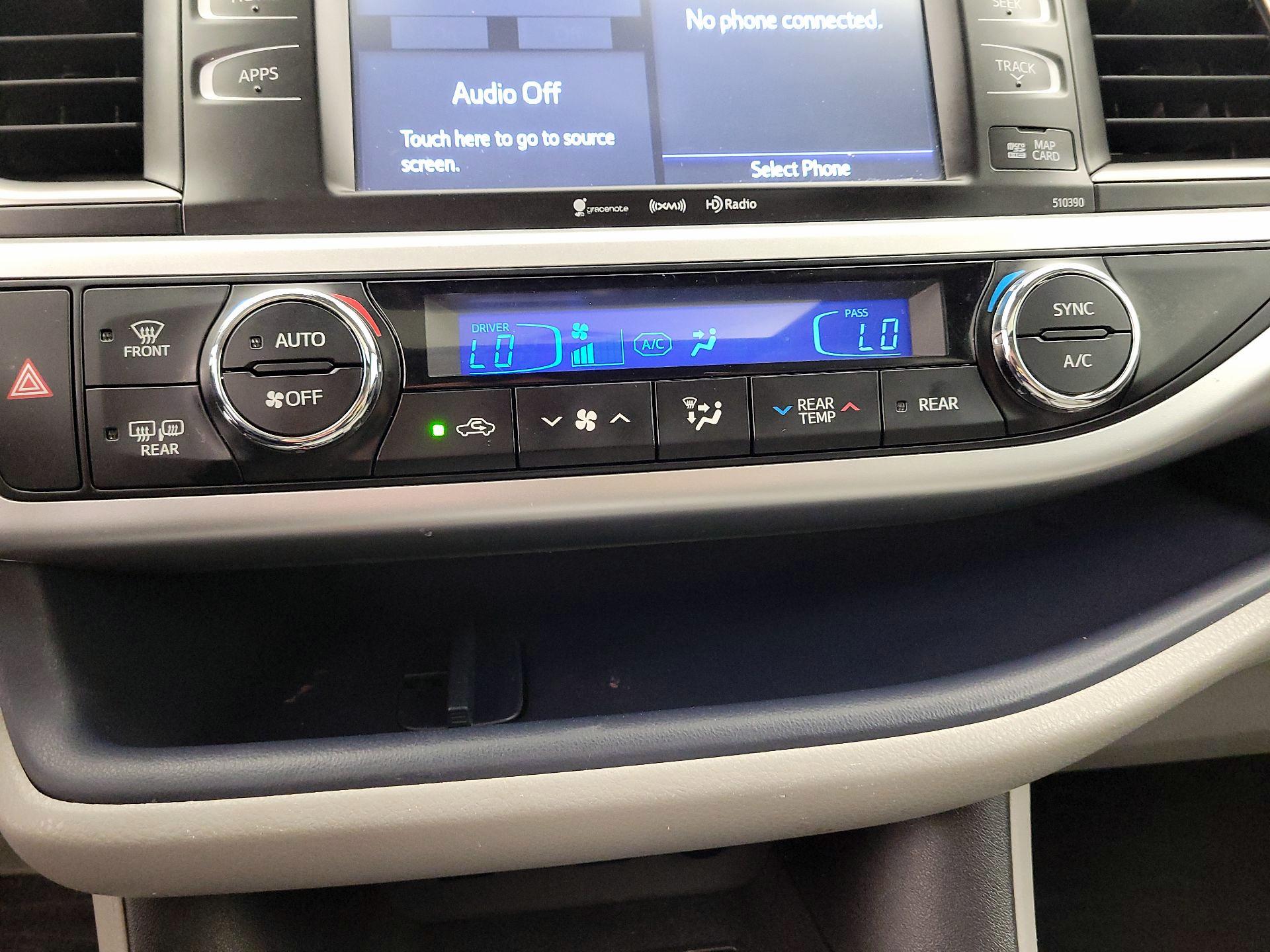 Thumbnail: 2019 Toyota Highlander - 16