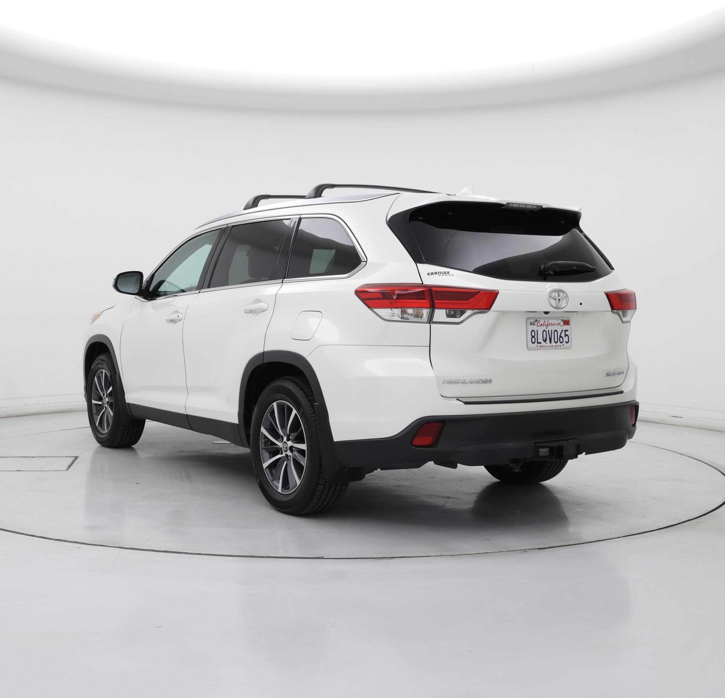 Thumbnail: 2019 Toyota Highlander - 2