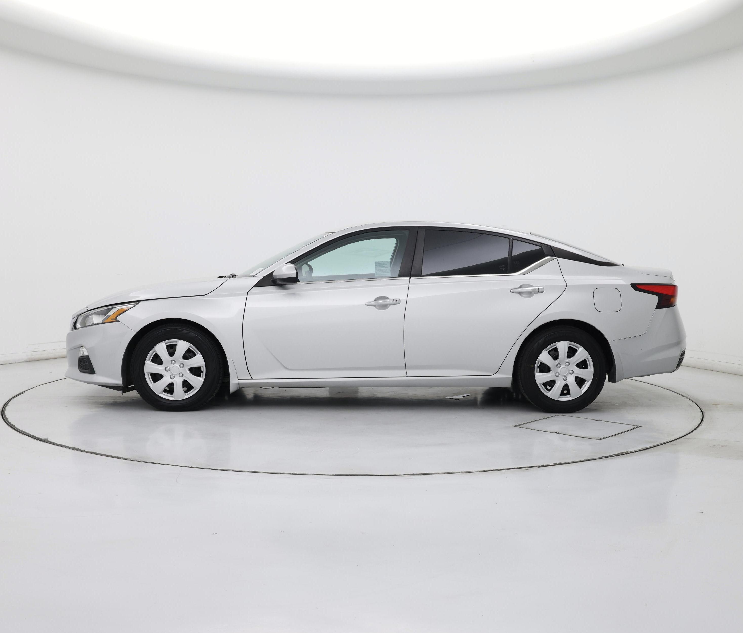 Thumbnail: 2020 Nissan Altima - 3