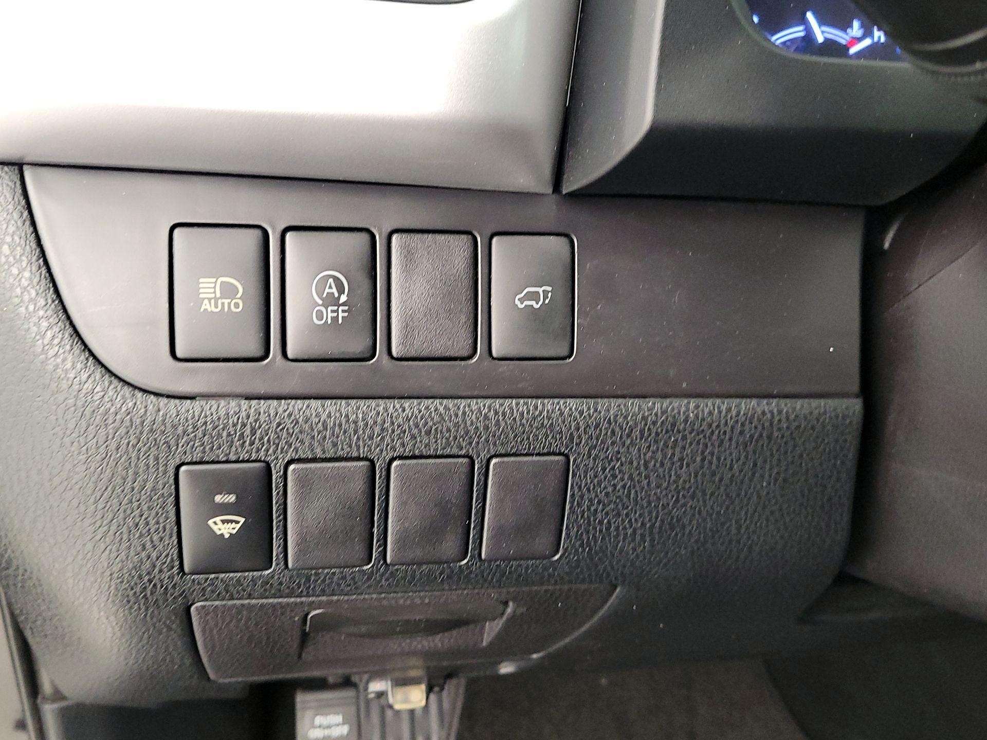 Thumbnail: 2019 Toyota Highlander - 13