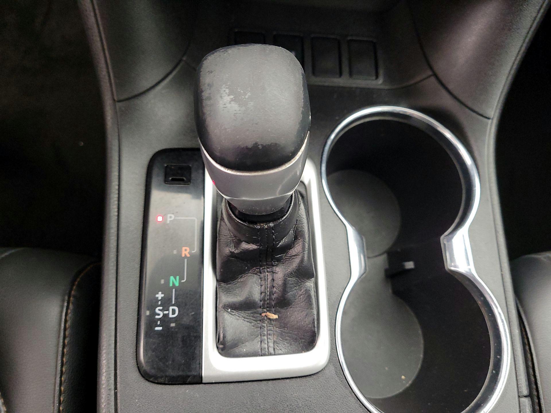Thumbnail: 2019 Toyota Highlander - 17