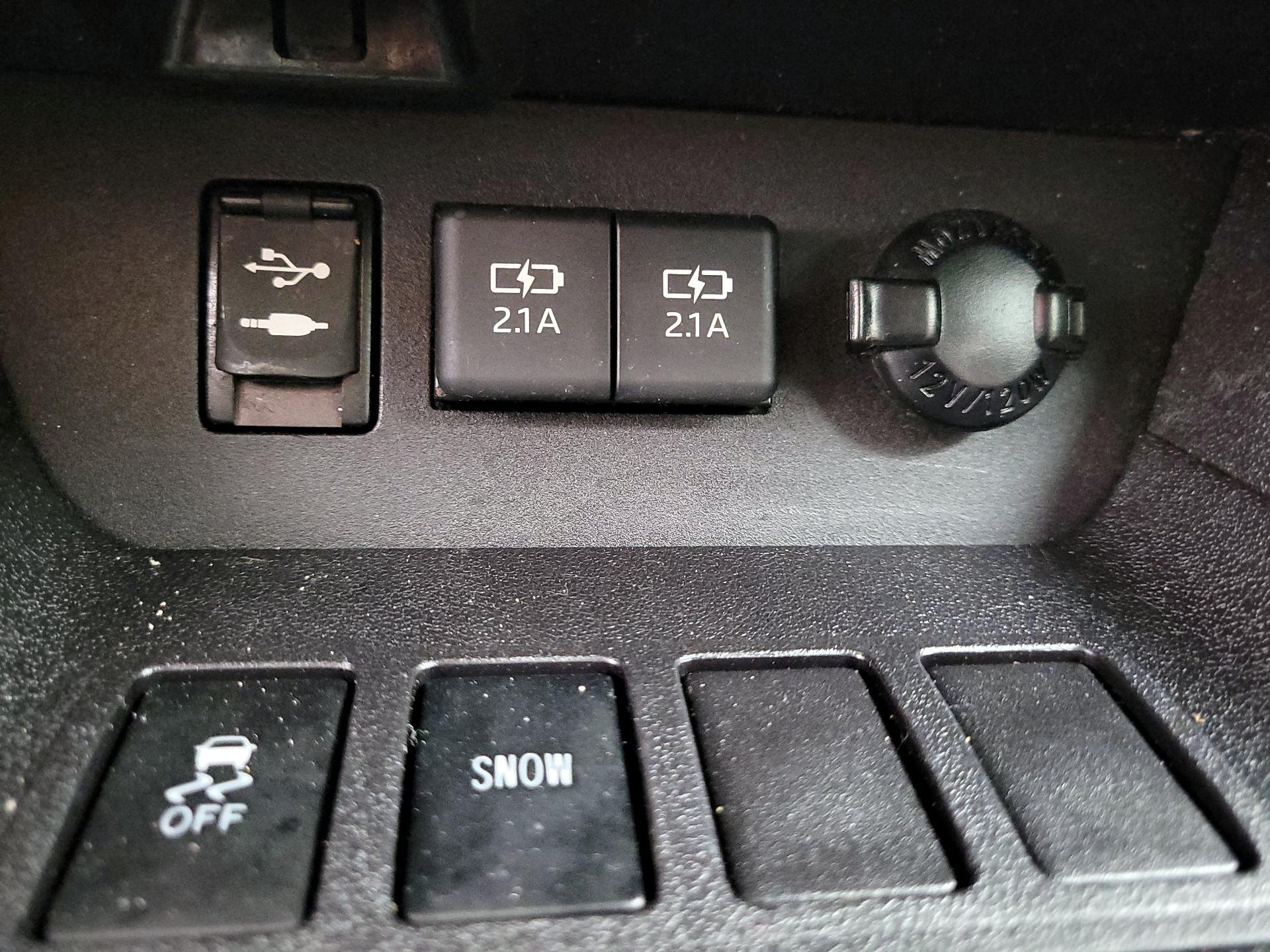 Thumbnail: 2019 Toyota Highlander - 18