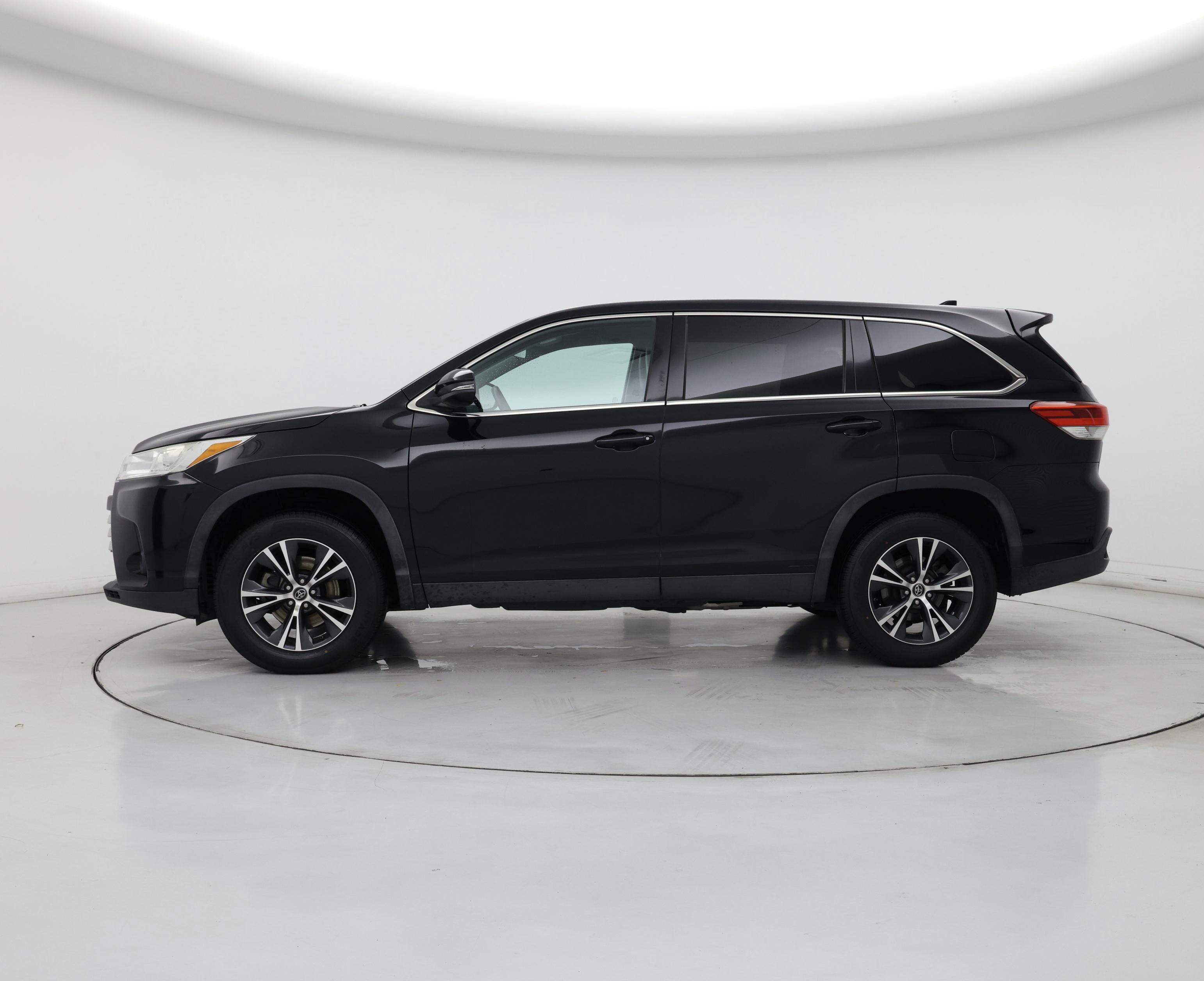 Thumbnail: 2019 Toyota Highlander - 3