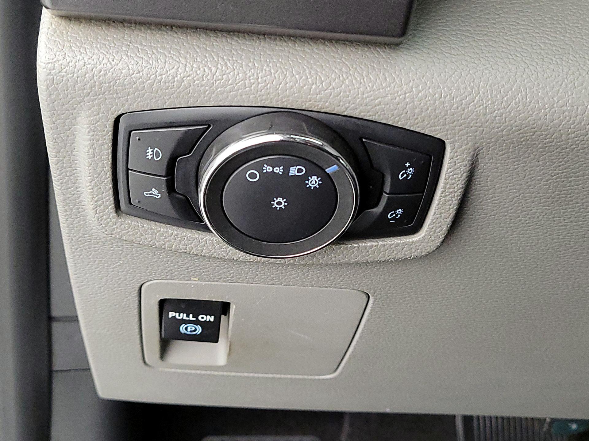 Thumbnail: 2015 Ford F-150 - 13