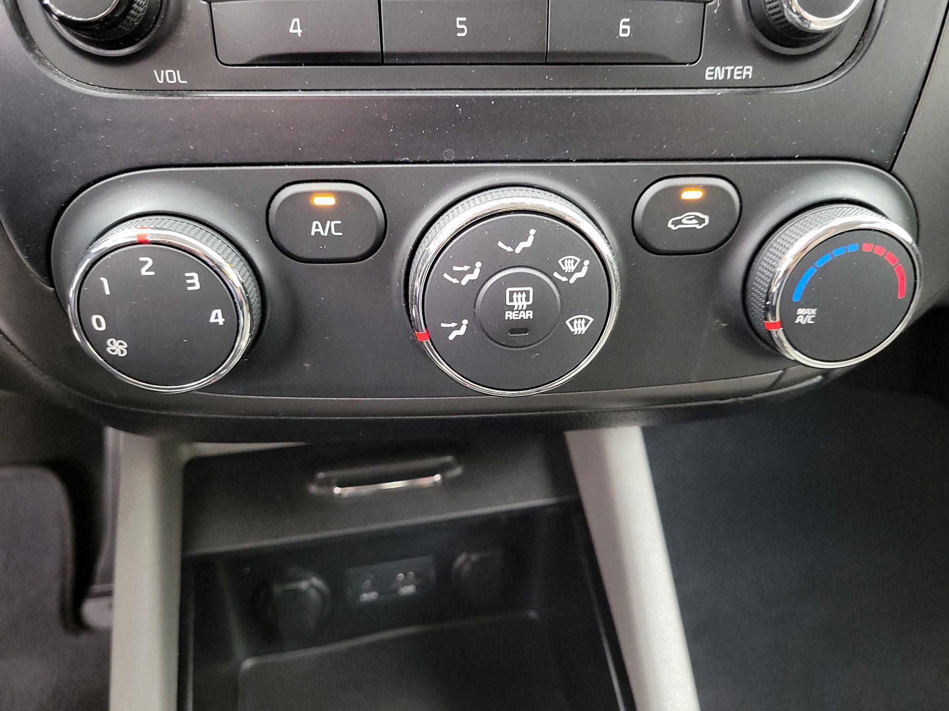 Thumbnail: 2014 Kia Forte - 15