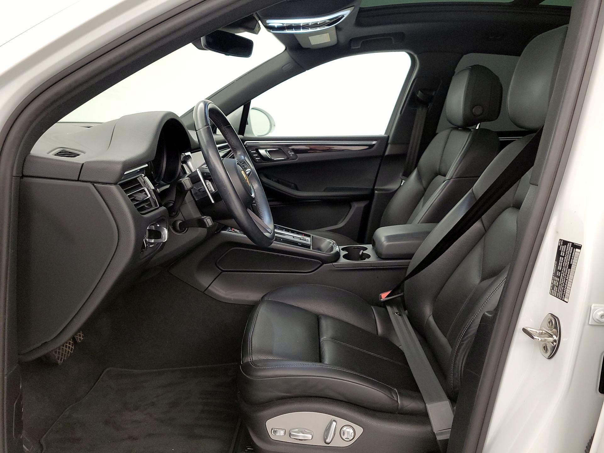 Thumbnail: 2022 Porsche Macan - 11