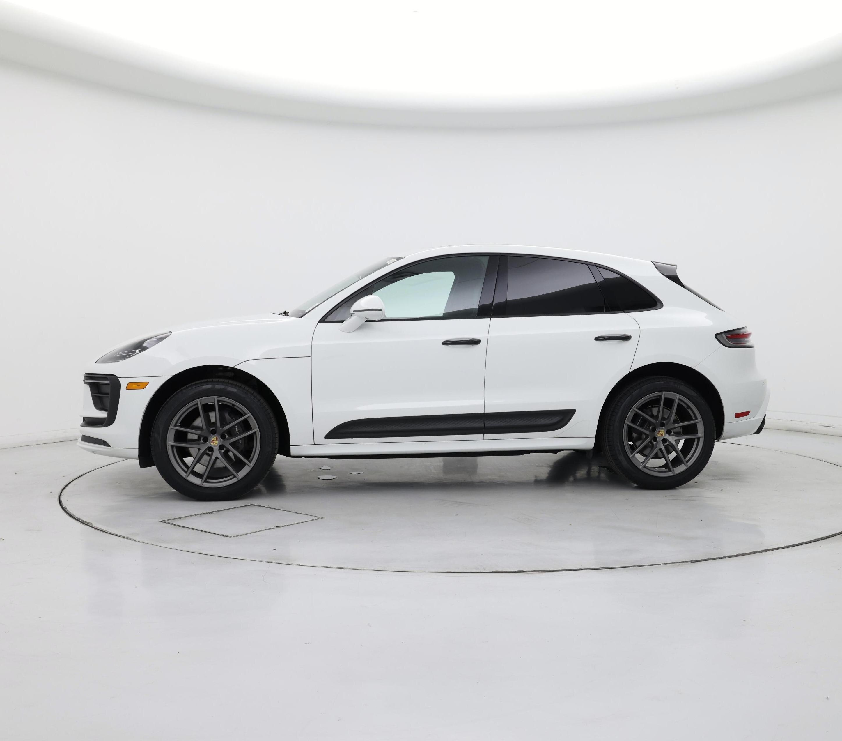 Thumbnail: 2022 Porsche Macan - 3