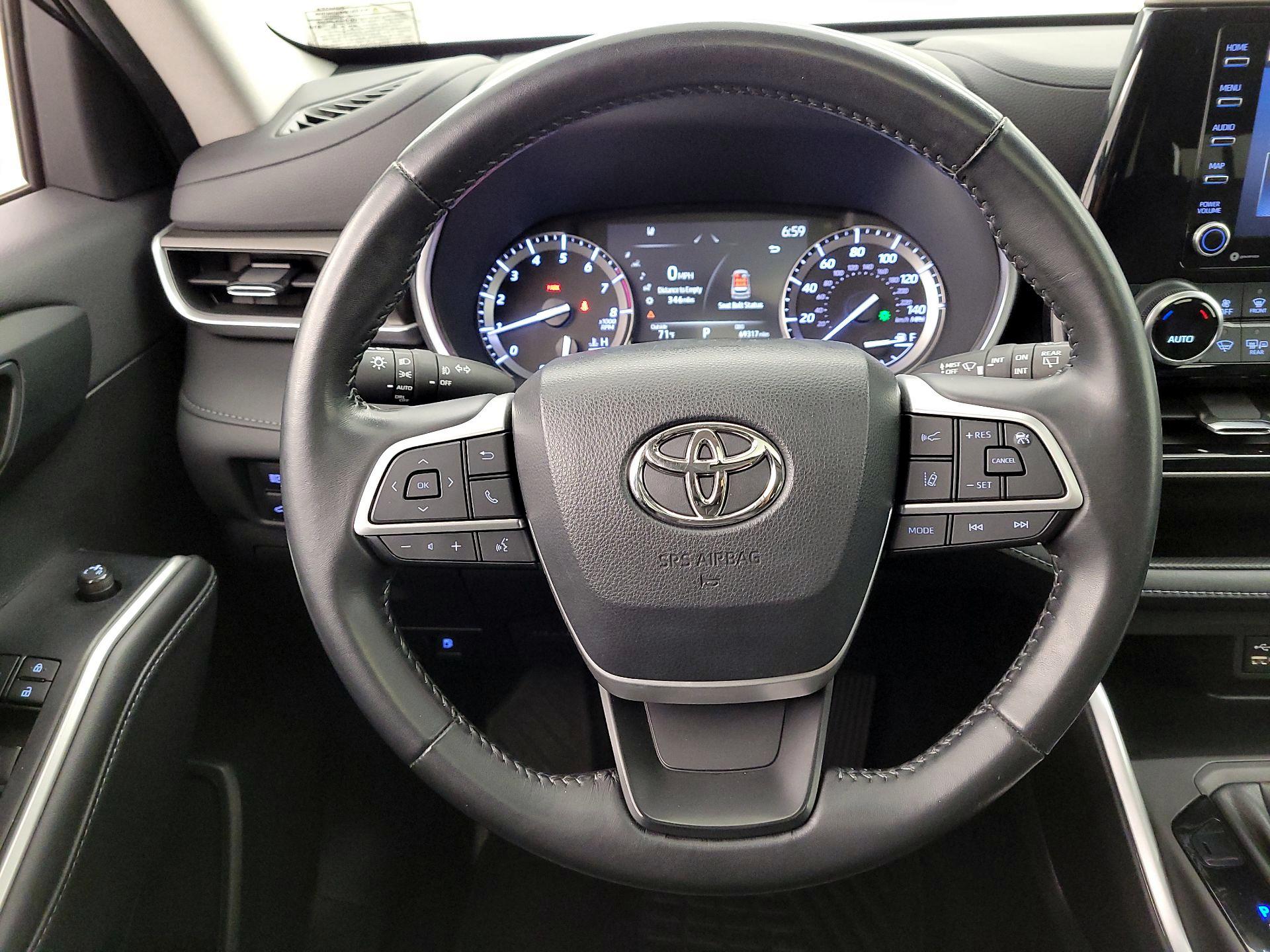 Thumbnail: 2022 Toyota Highlander - 10