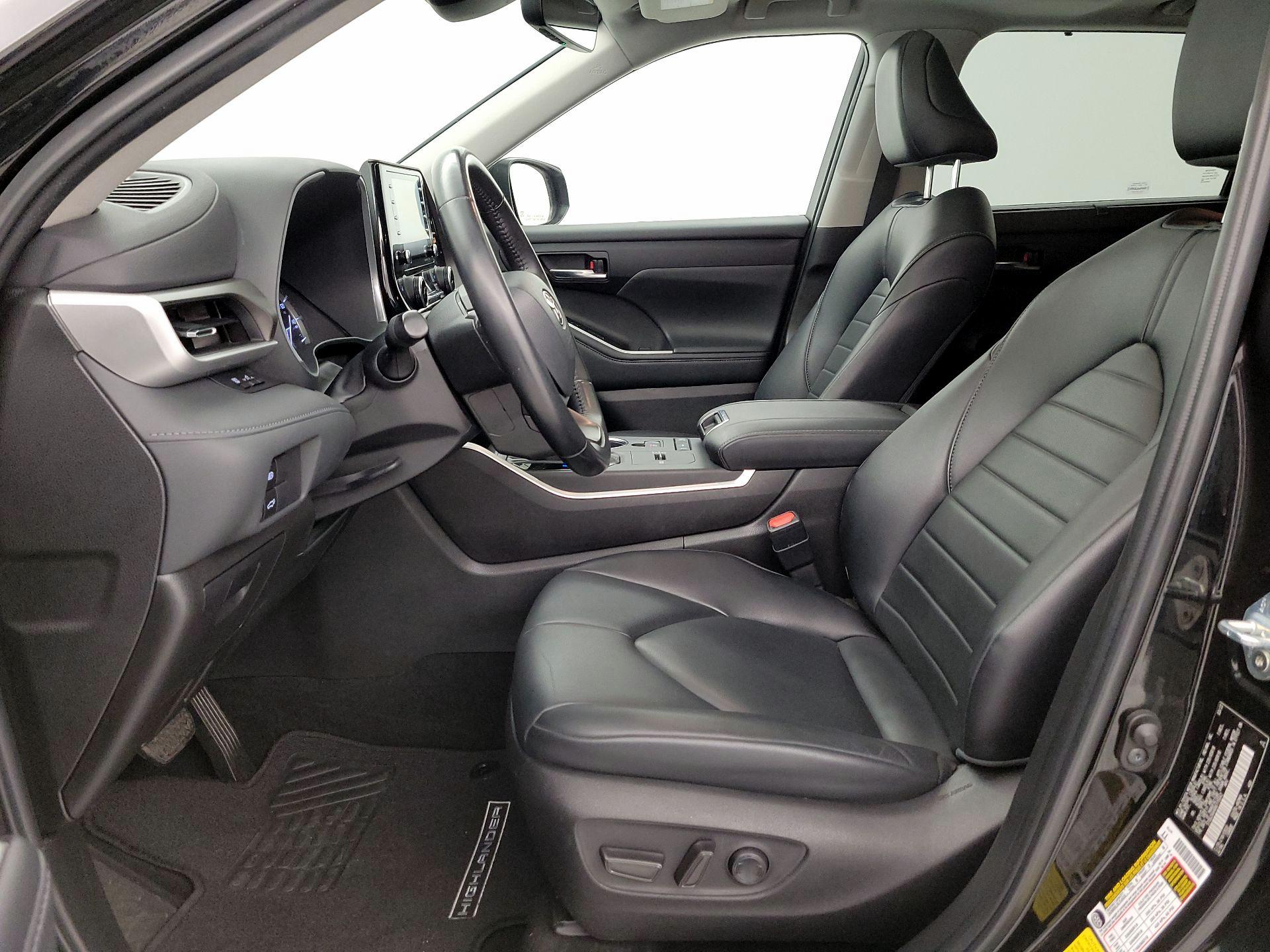 Thumbnail: 2022 Toyota Highlander - 11