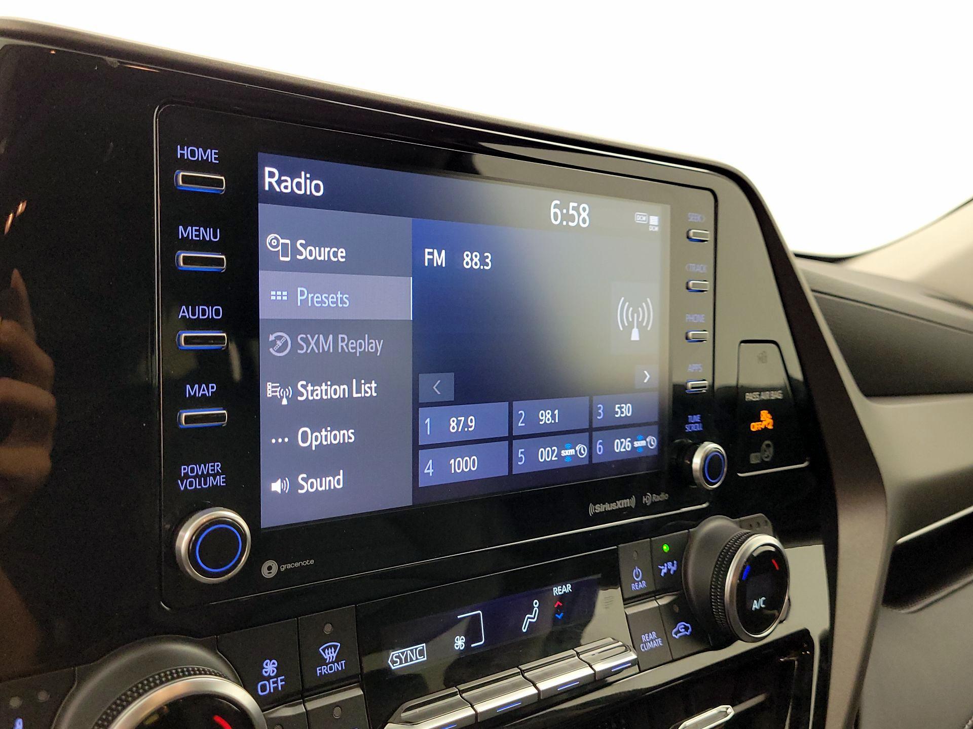 Thumbnail: 2022 Toyota Highlander - 15