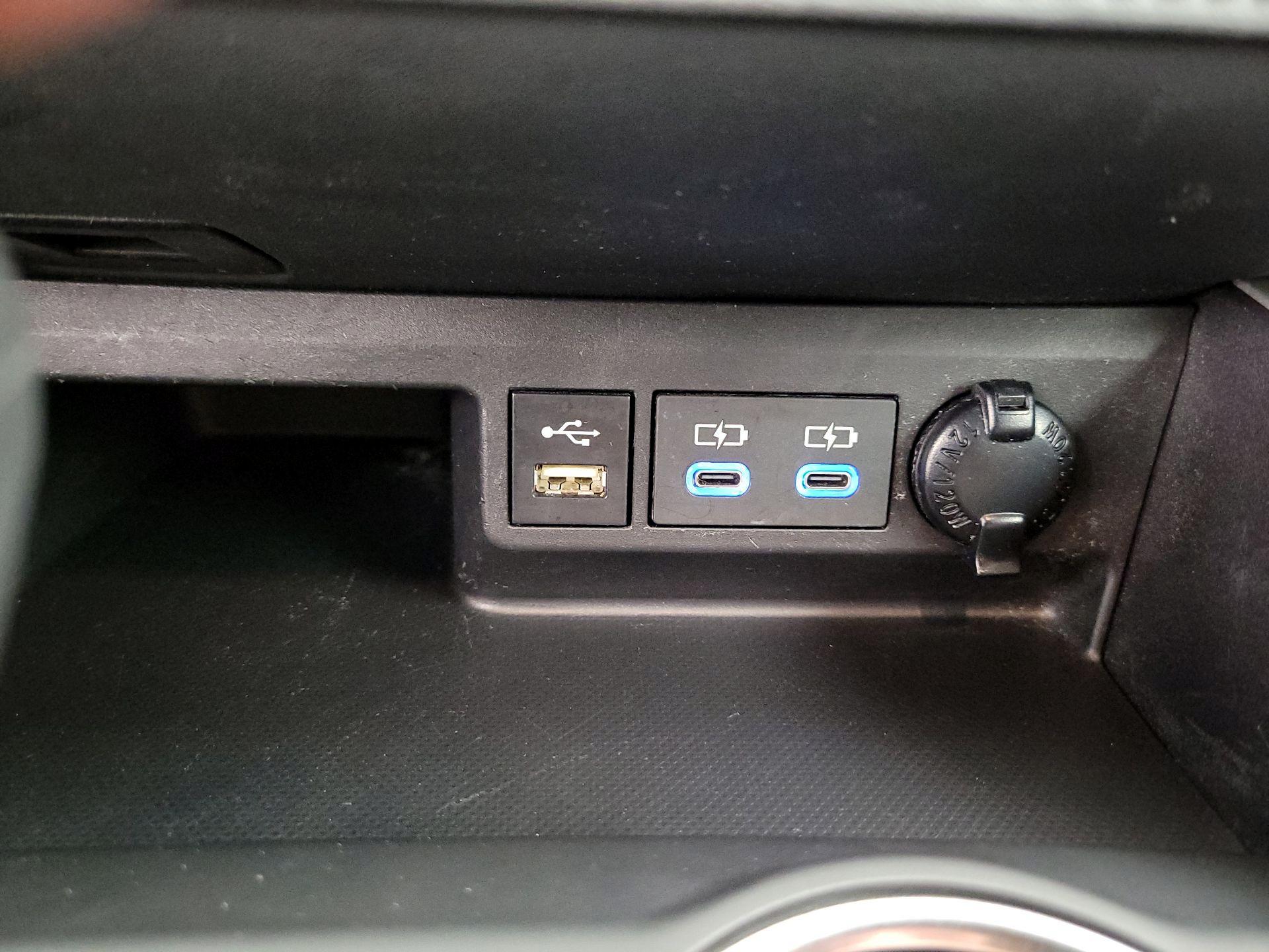 Thumbnail: 2022 Toyota Highlander - 18