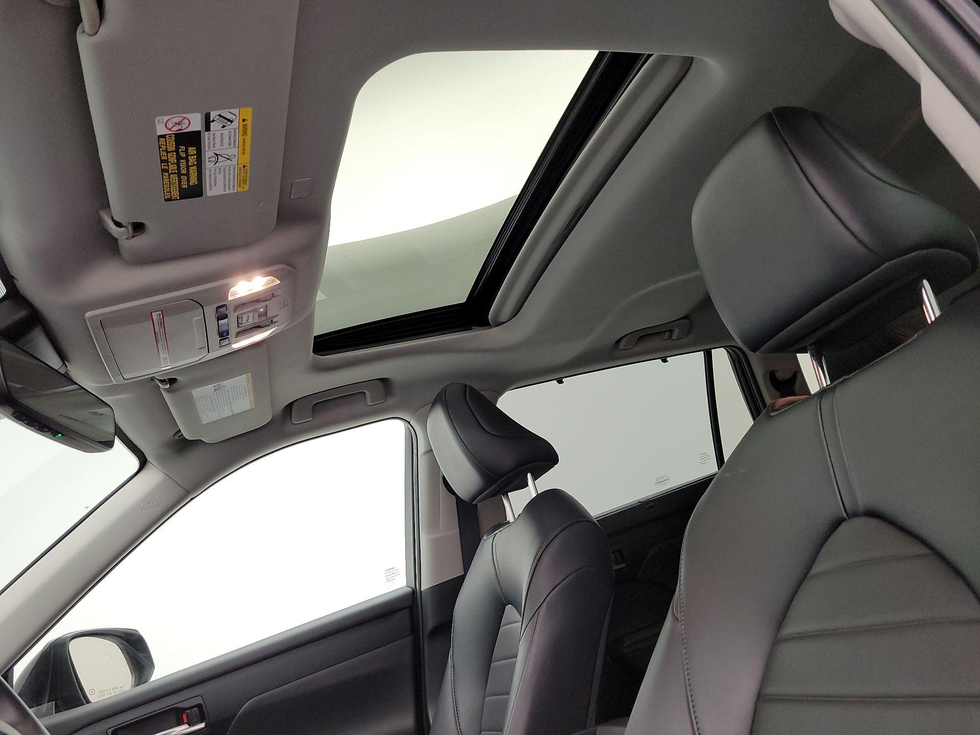 Thumbnail: 2022 Toyota Highlander - 19