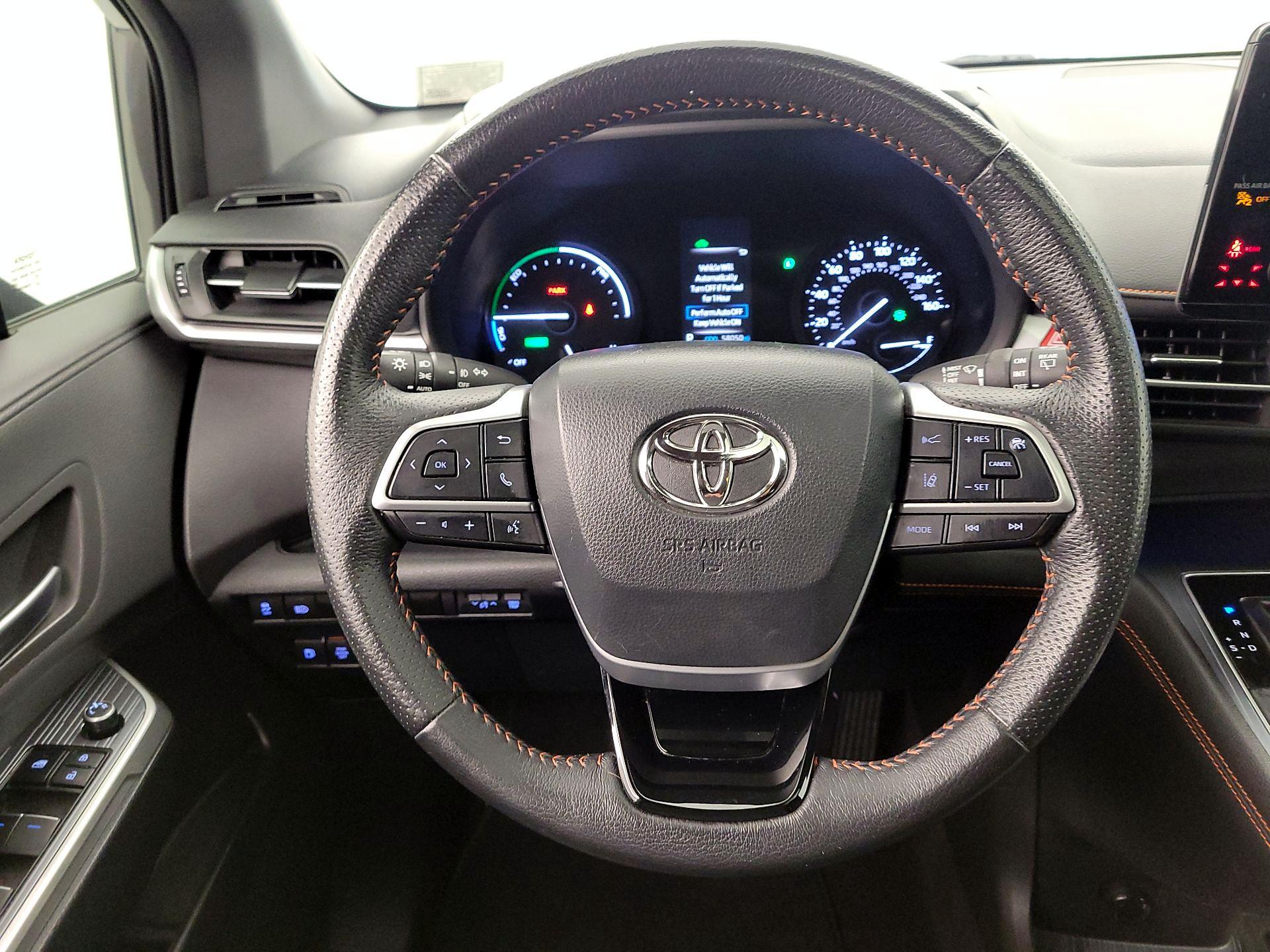 Thumbnail: 2021 Toyota Sienna - 10