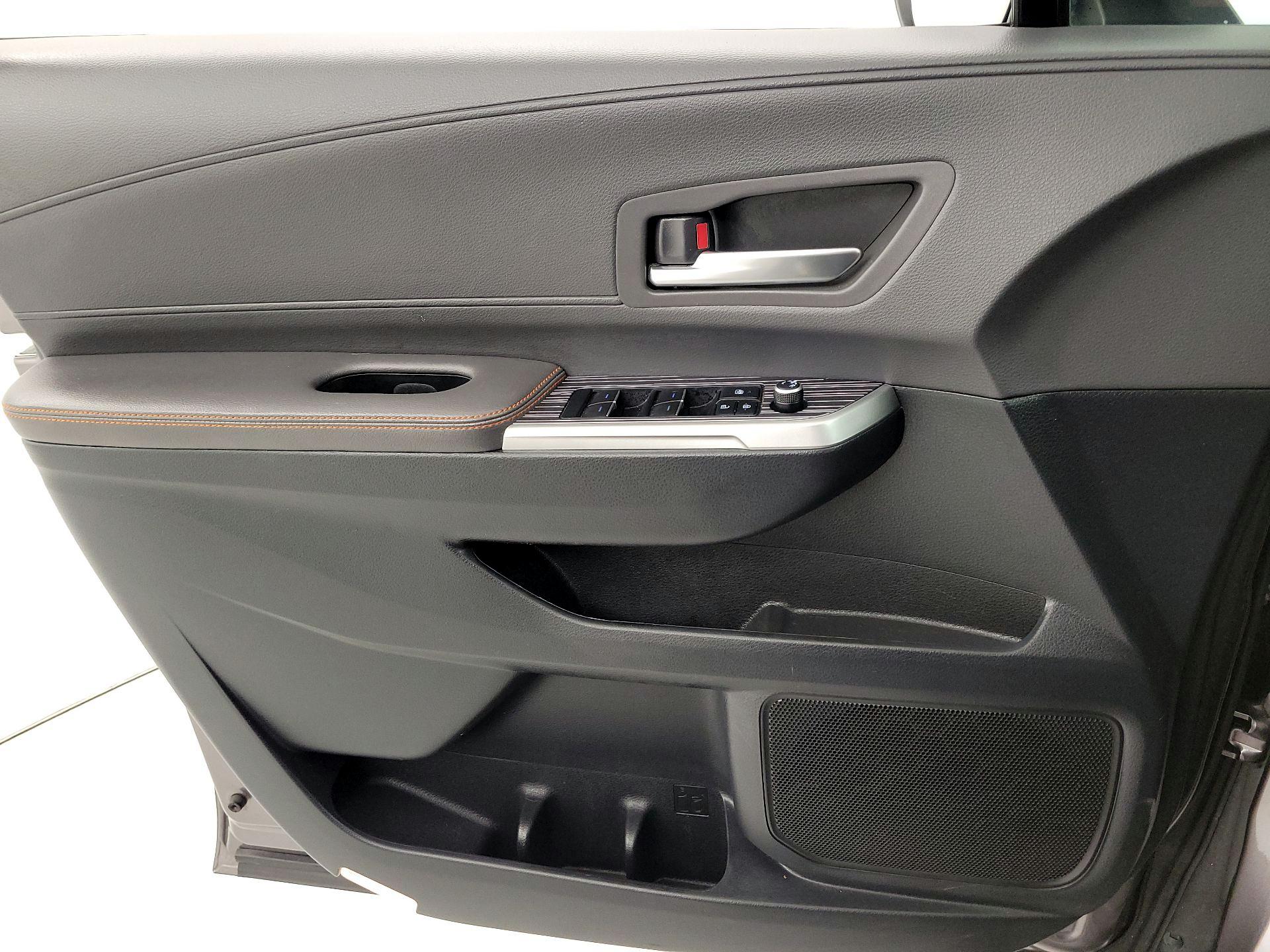 Thumbnail: 2021 Toyota Sienna - 12