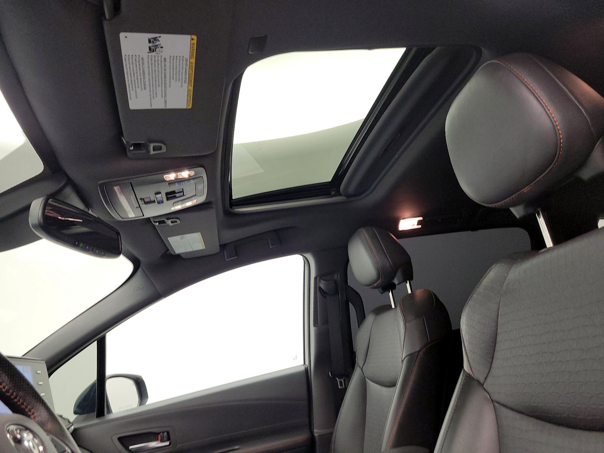 Thumbnail: 2021 Toyota Sienna - 20